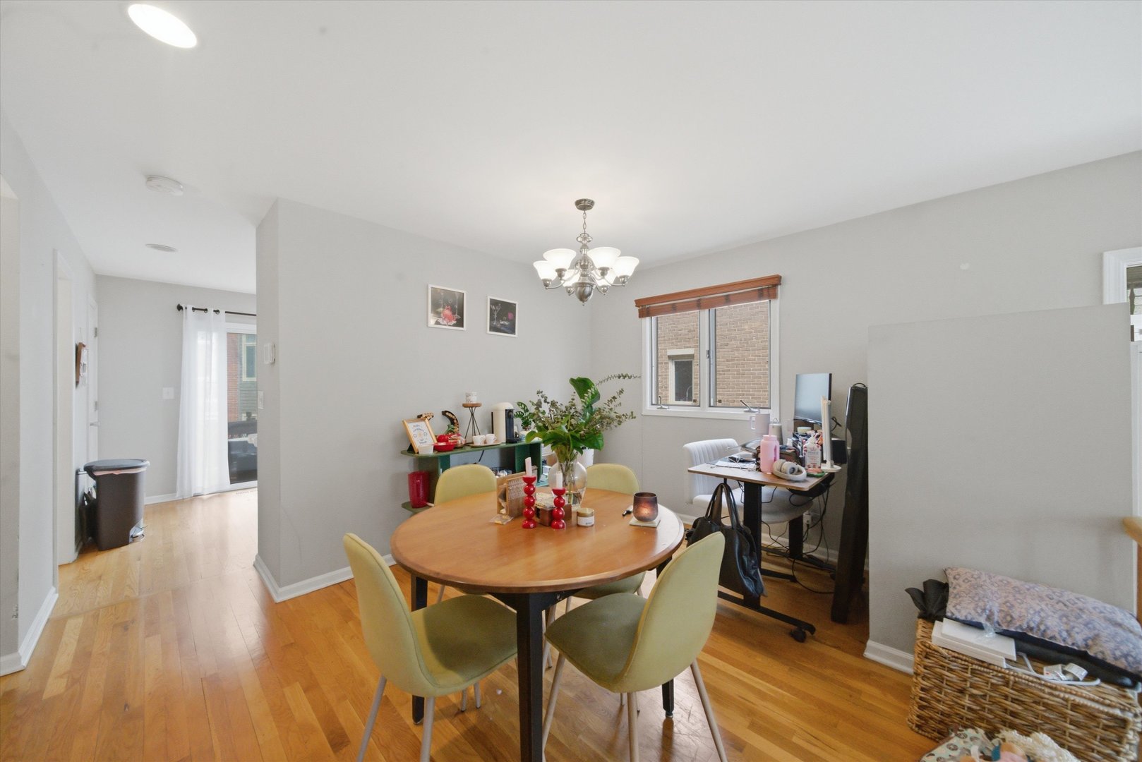 1248 W Fletcher Street Unit: J