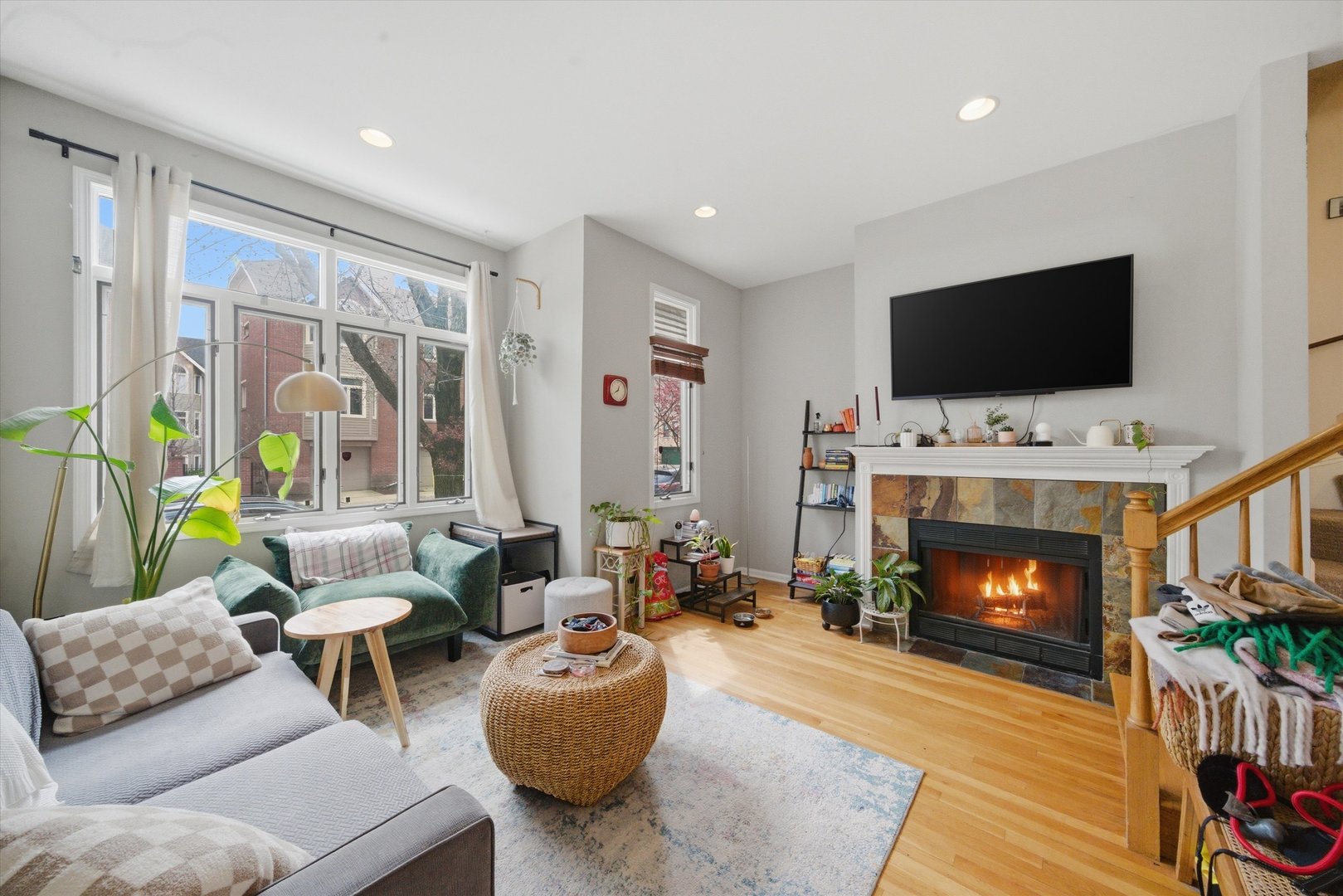 1248 W Fletcher Street Unit: J