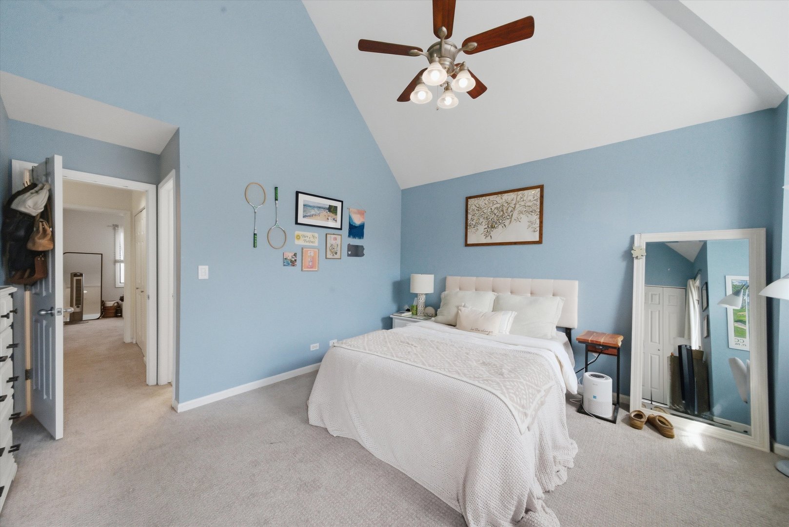 1248 W Fletcher Street Unit: J