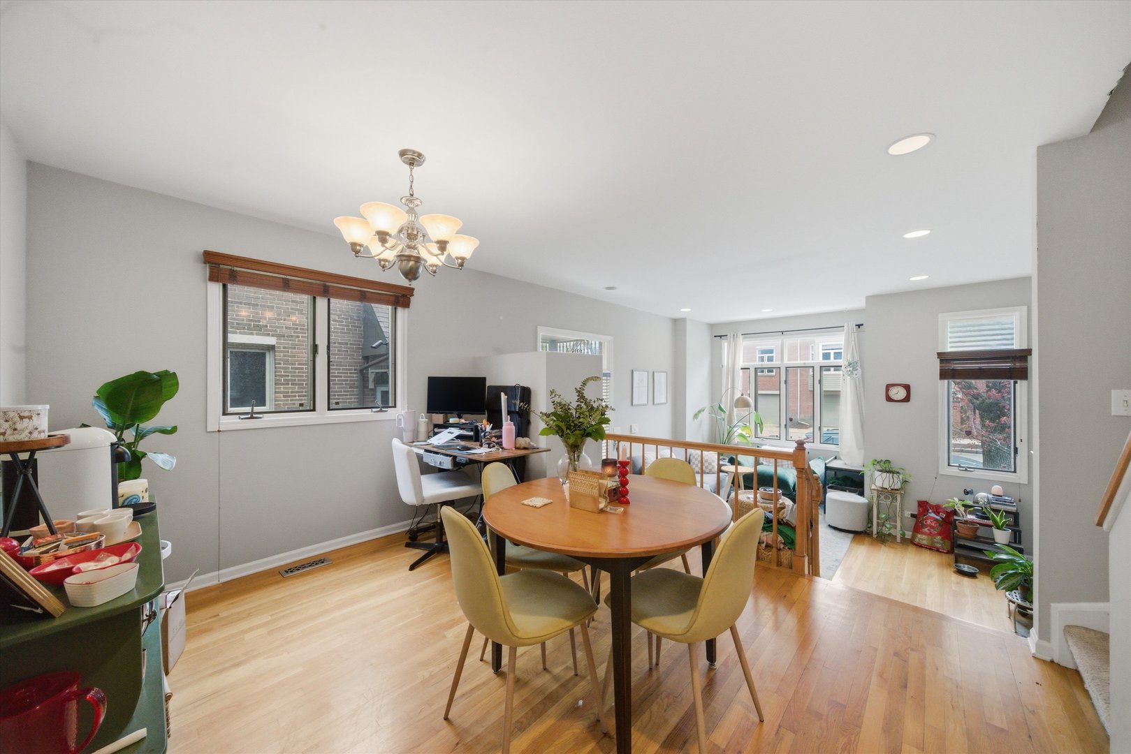 1248 W Fletcher Street Unit: J