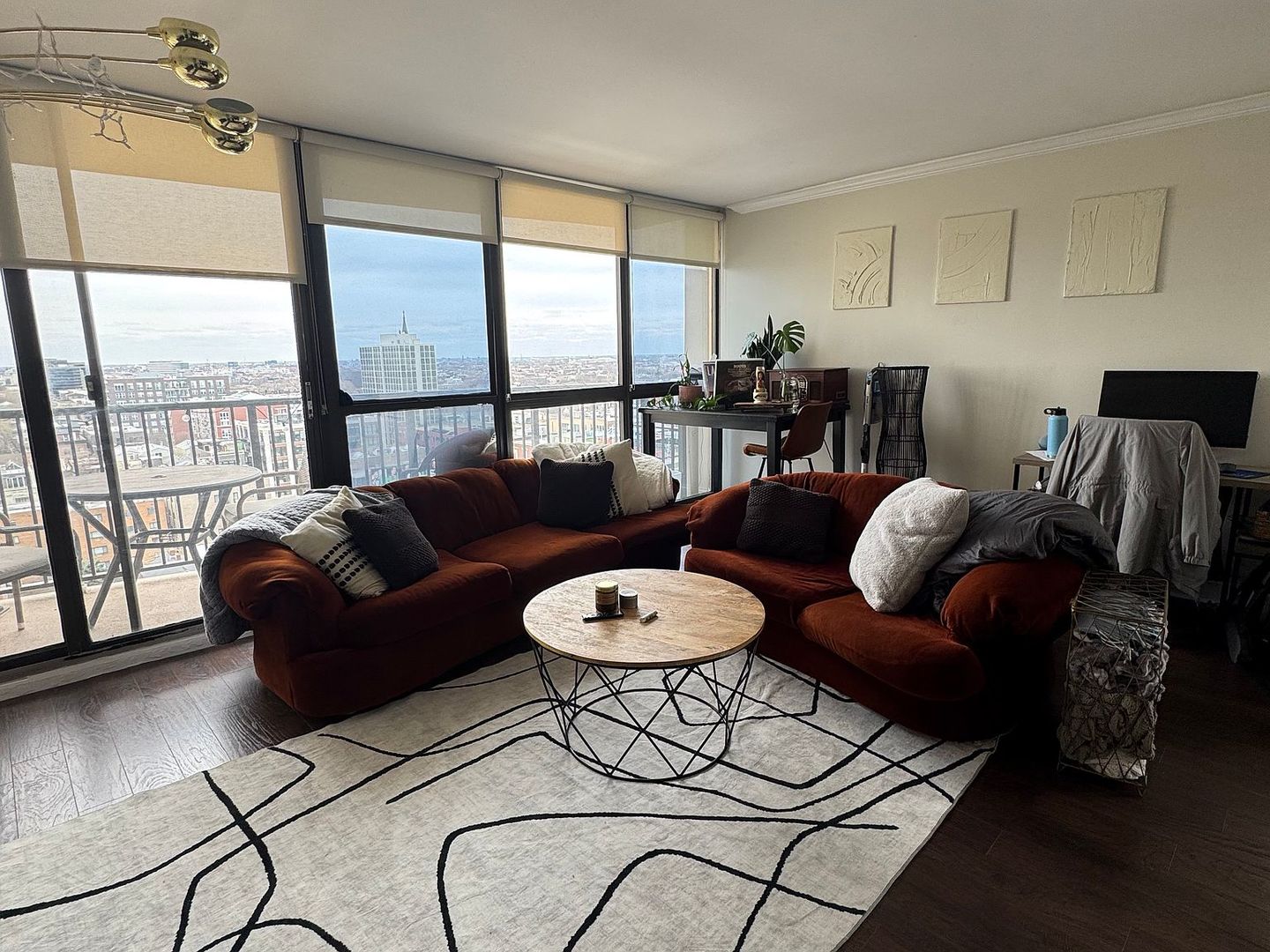 1540 N LaSalle Street Unit: 1505