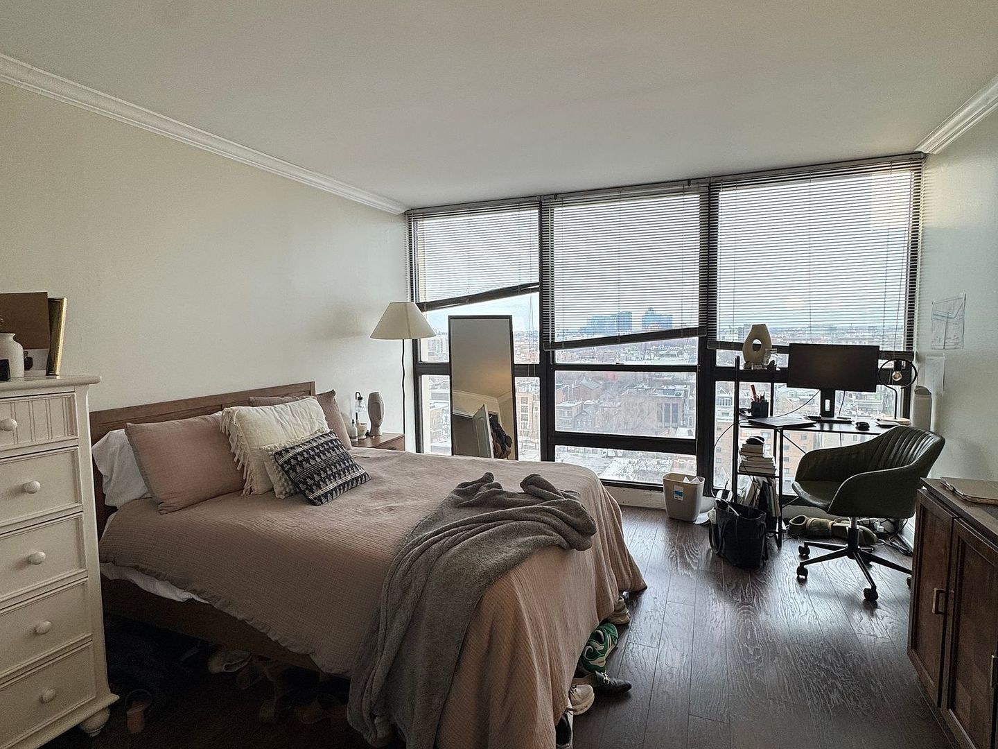 1540 N LaSalle Street Unit: 1505