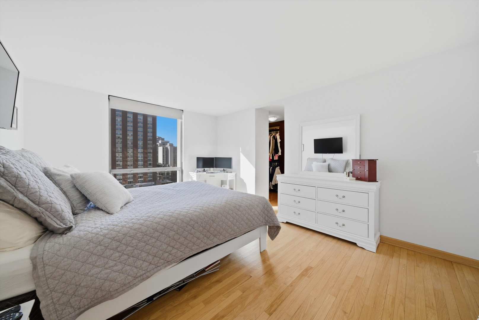 1310 N Ritchie Court Unit: 10B