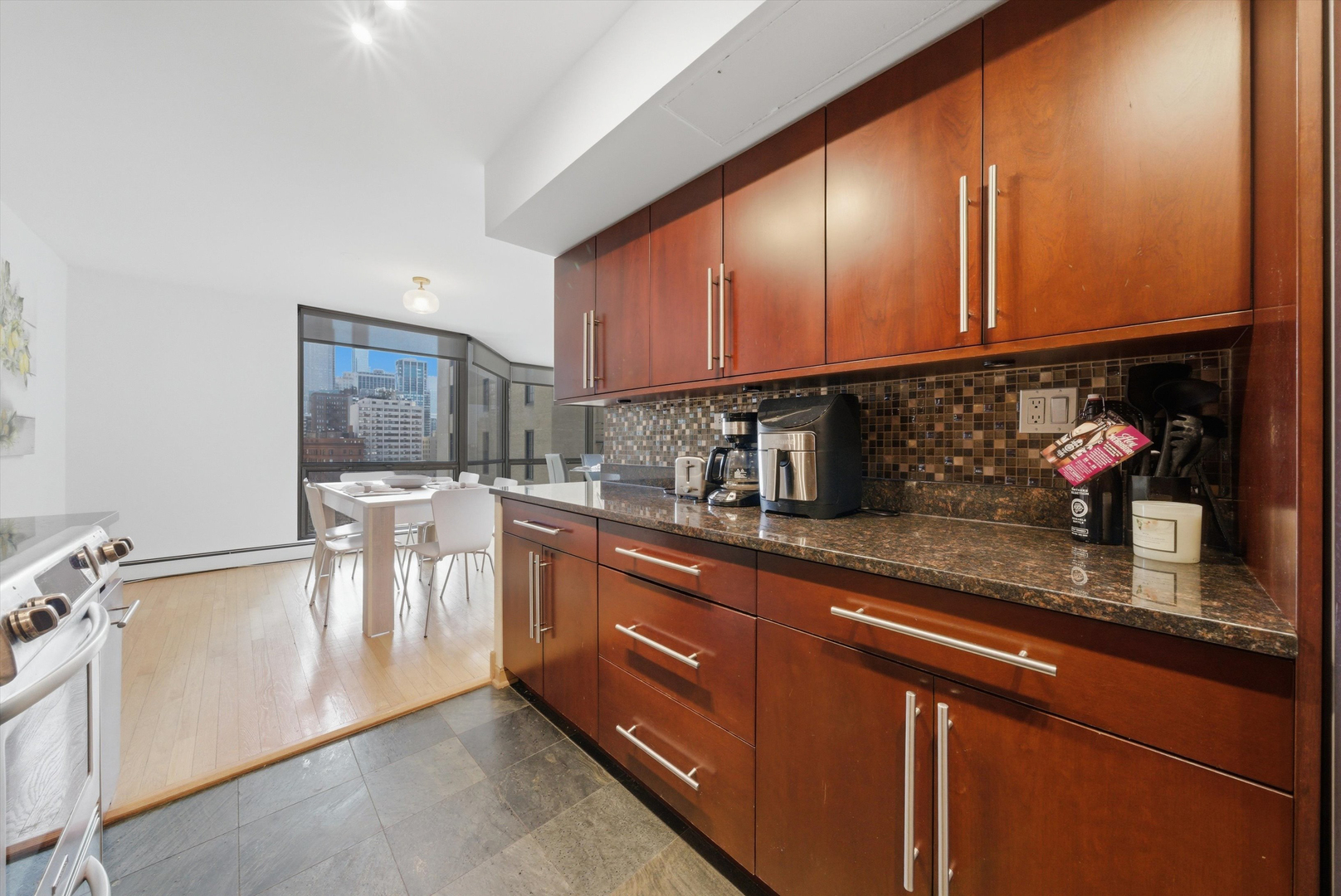 1310 N Ritchie Court Unit: 10B