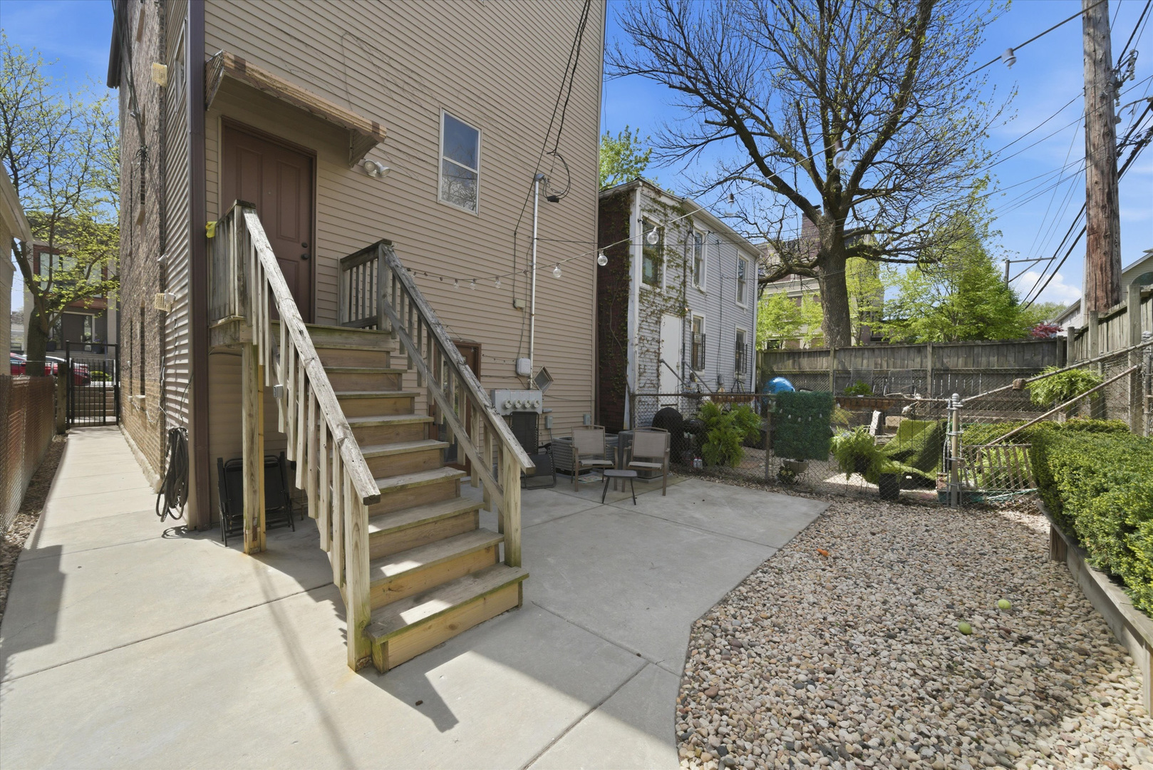 1722 W Wabansia Avenue