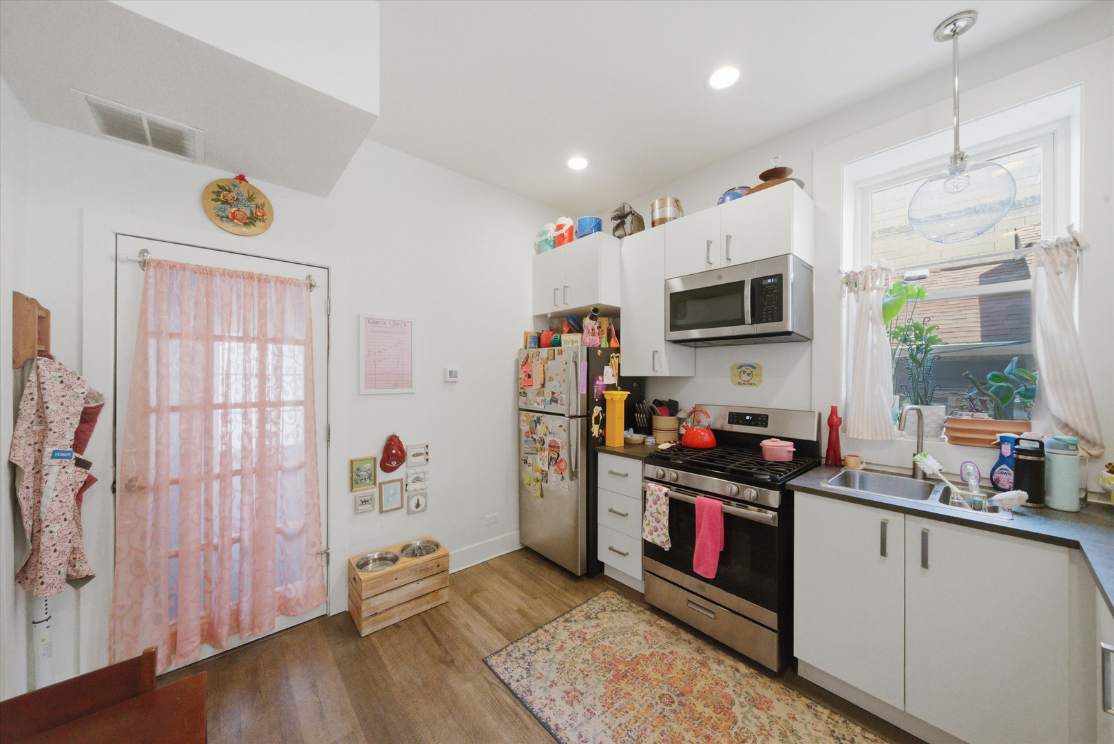 1722 W Wabansia Avenue