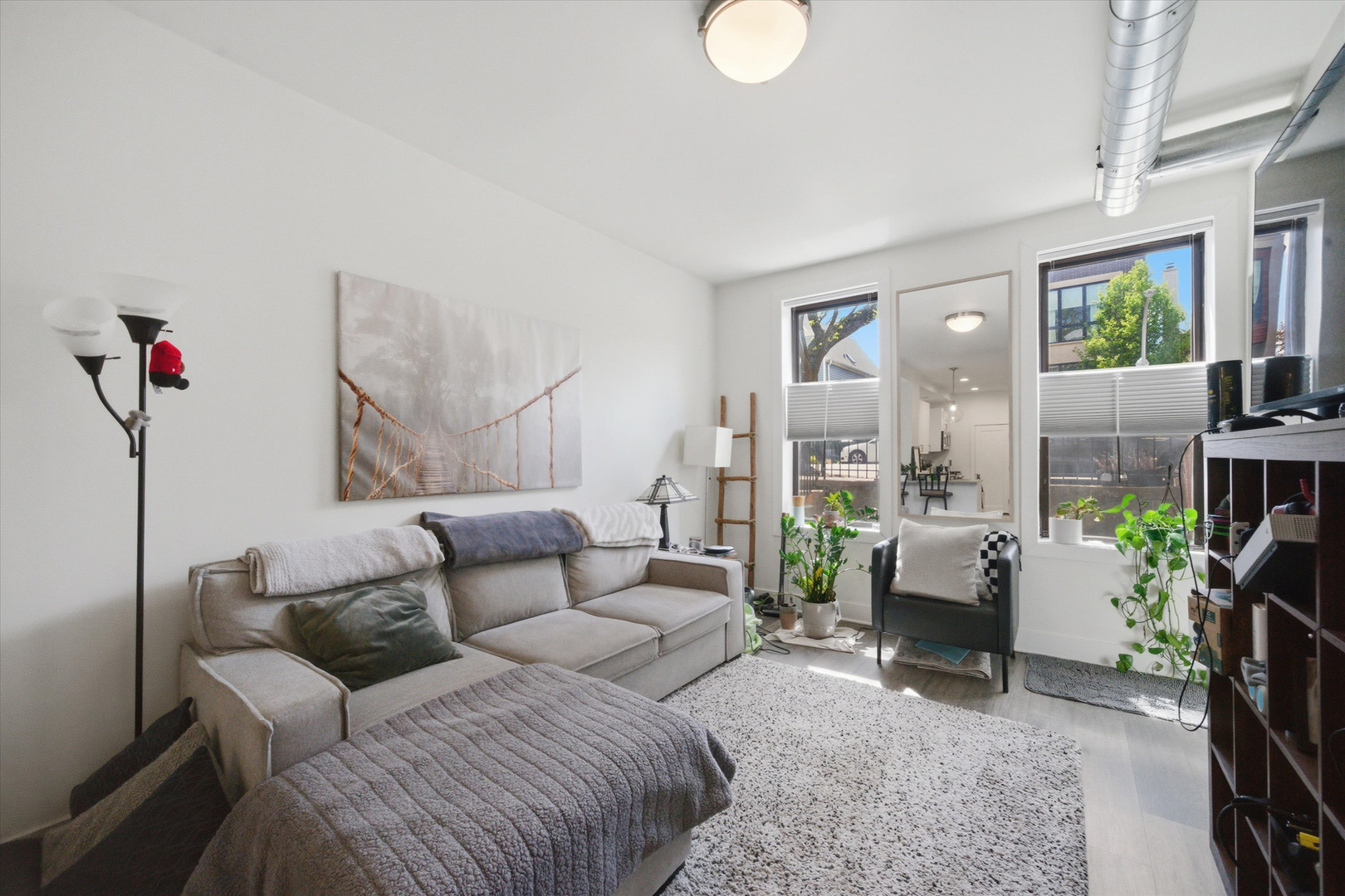 1722 W Wabansia Avenue