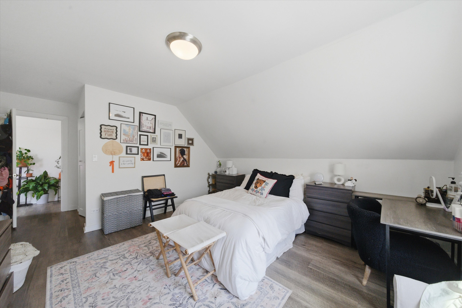 1722 W Wabansia Avenue