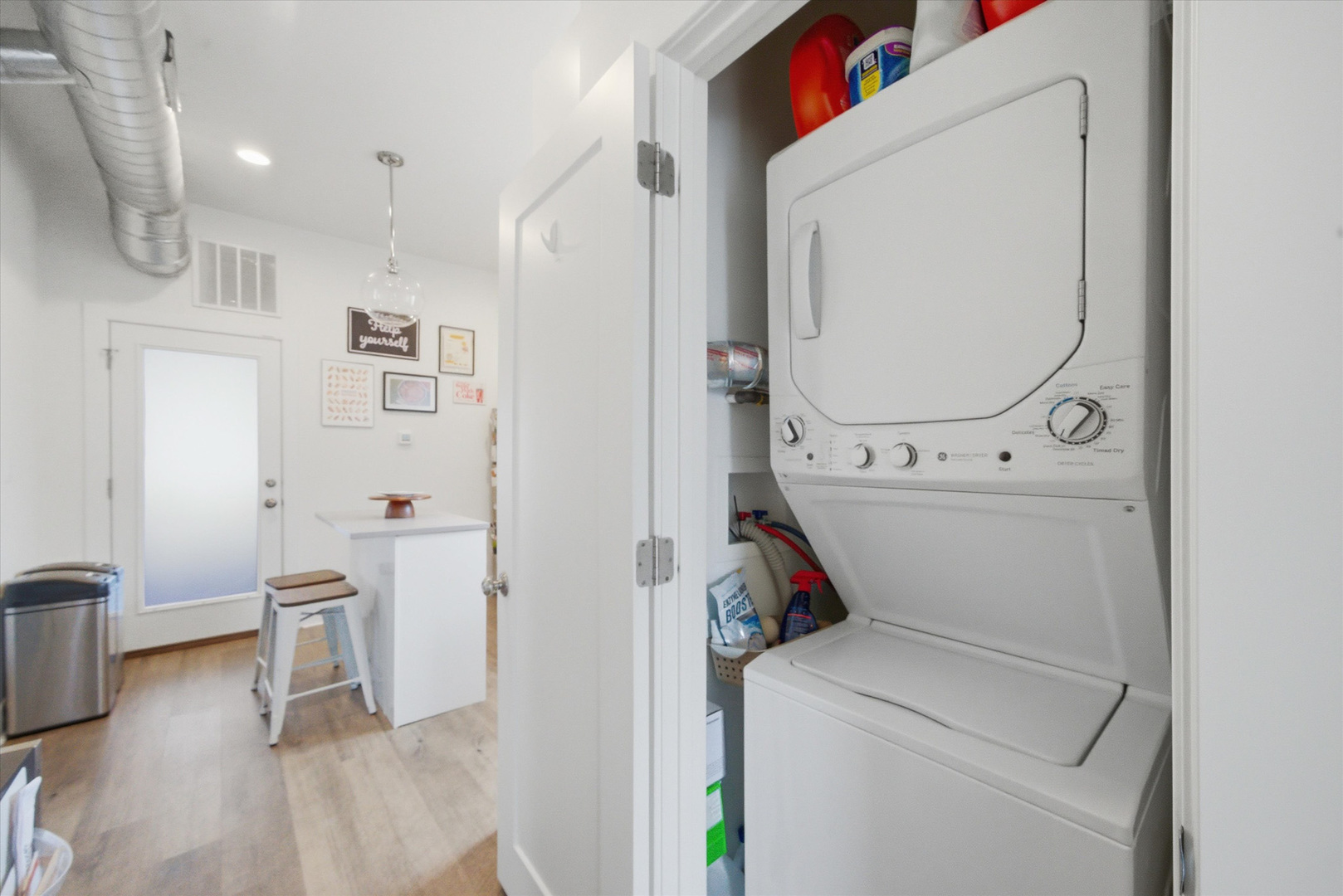 1722 W Wabansia Avenue