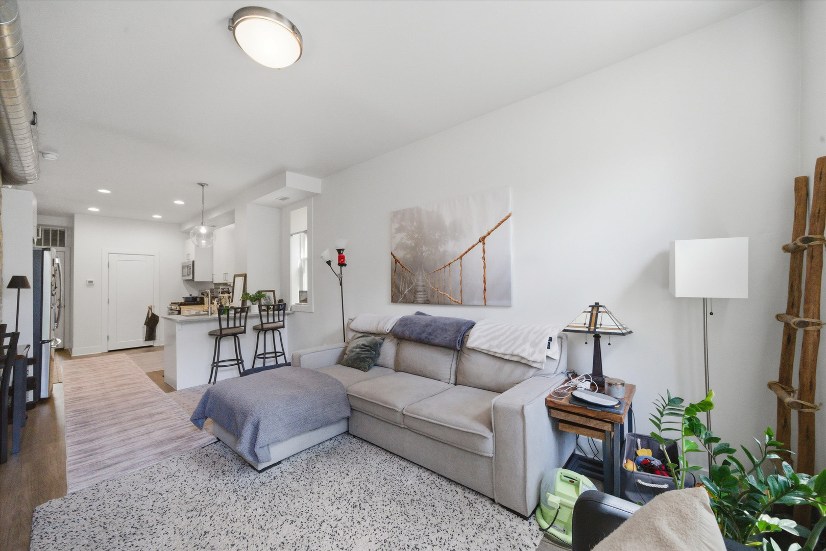 1722 W Wabansia Avenue