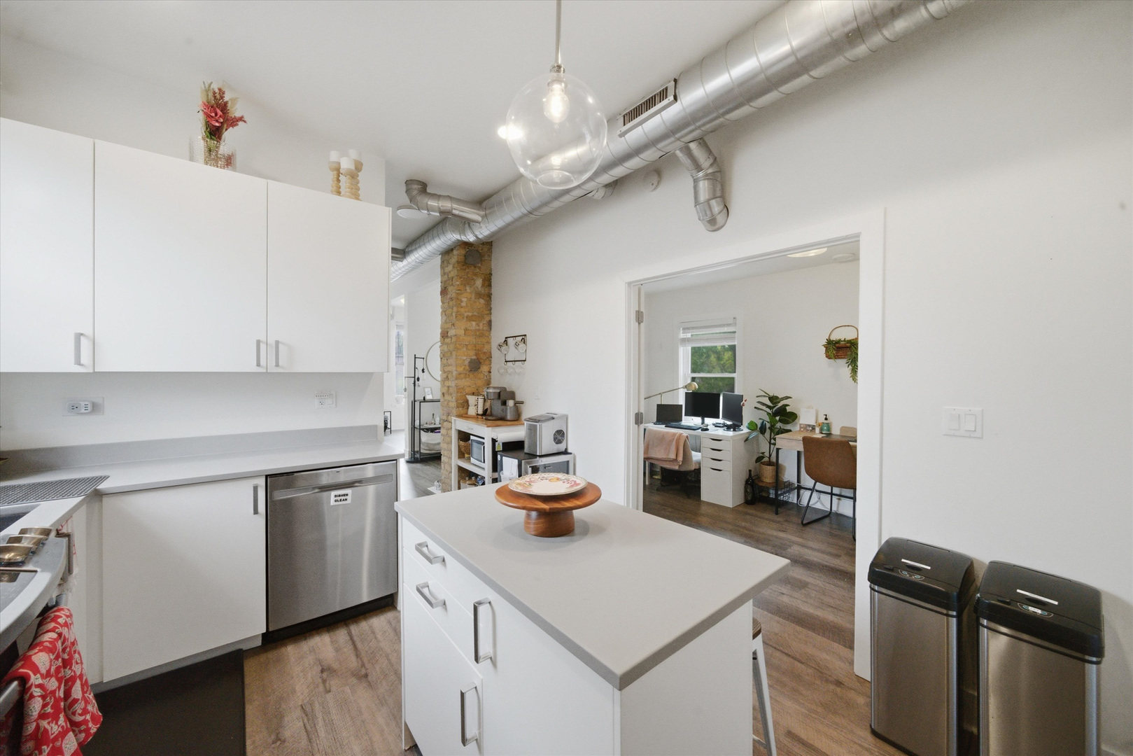 1722 W Wabansia Avenue