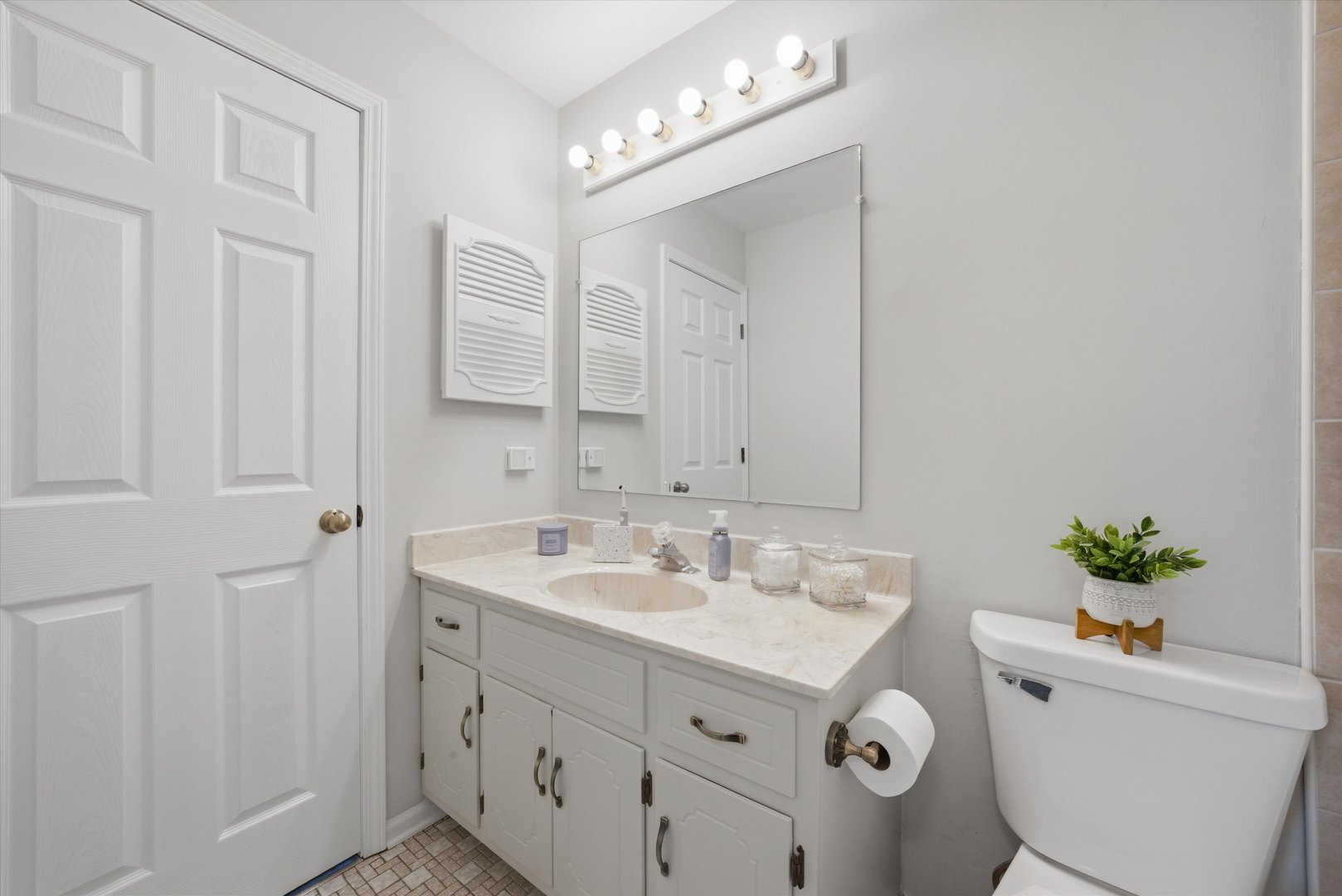 9222 Auburn Court