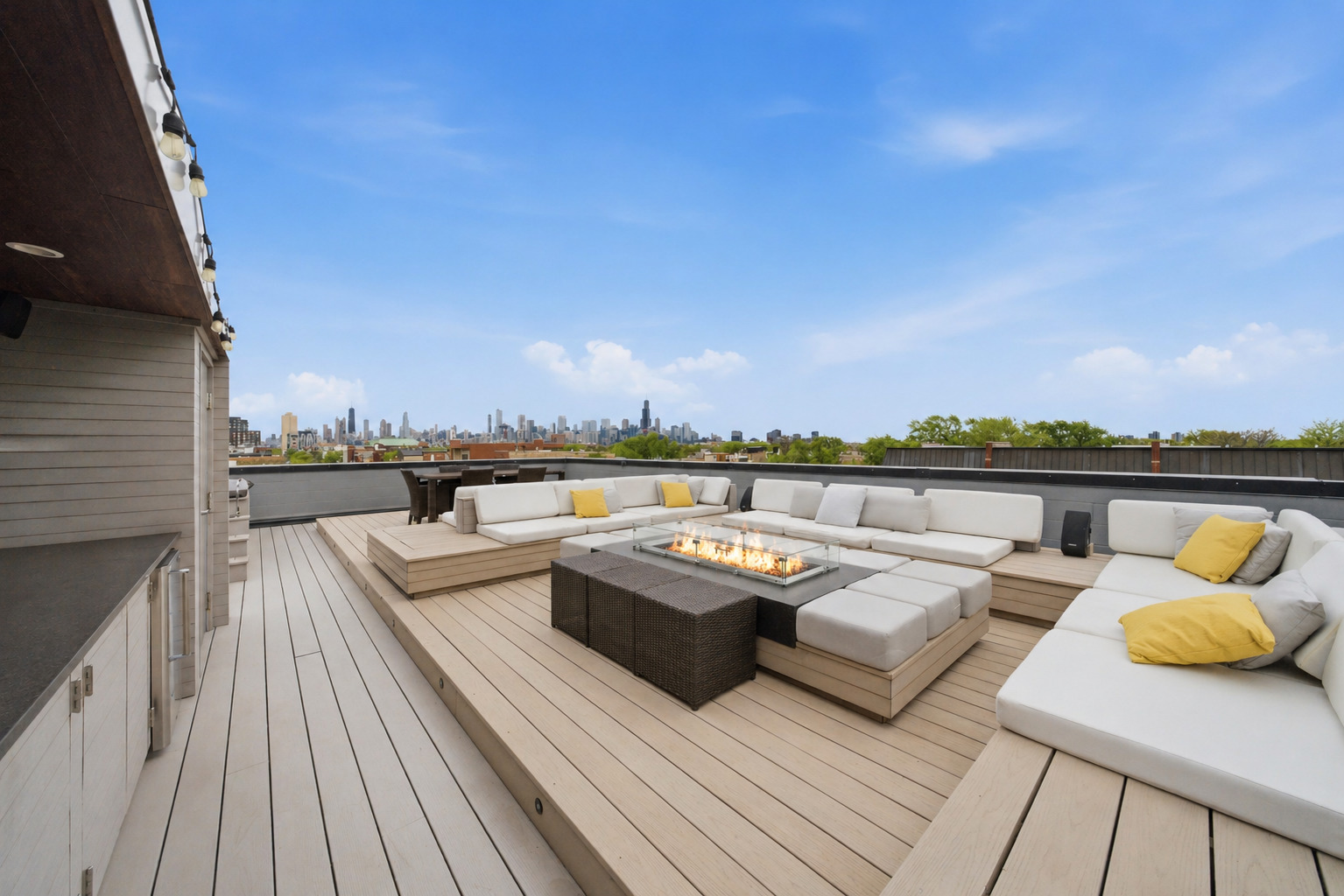 2028 W Division Street Unit: 401