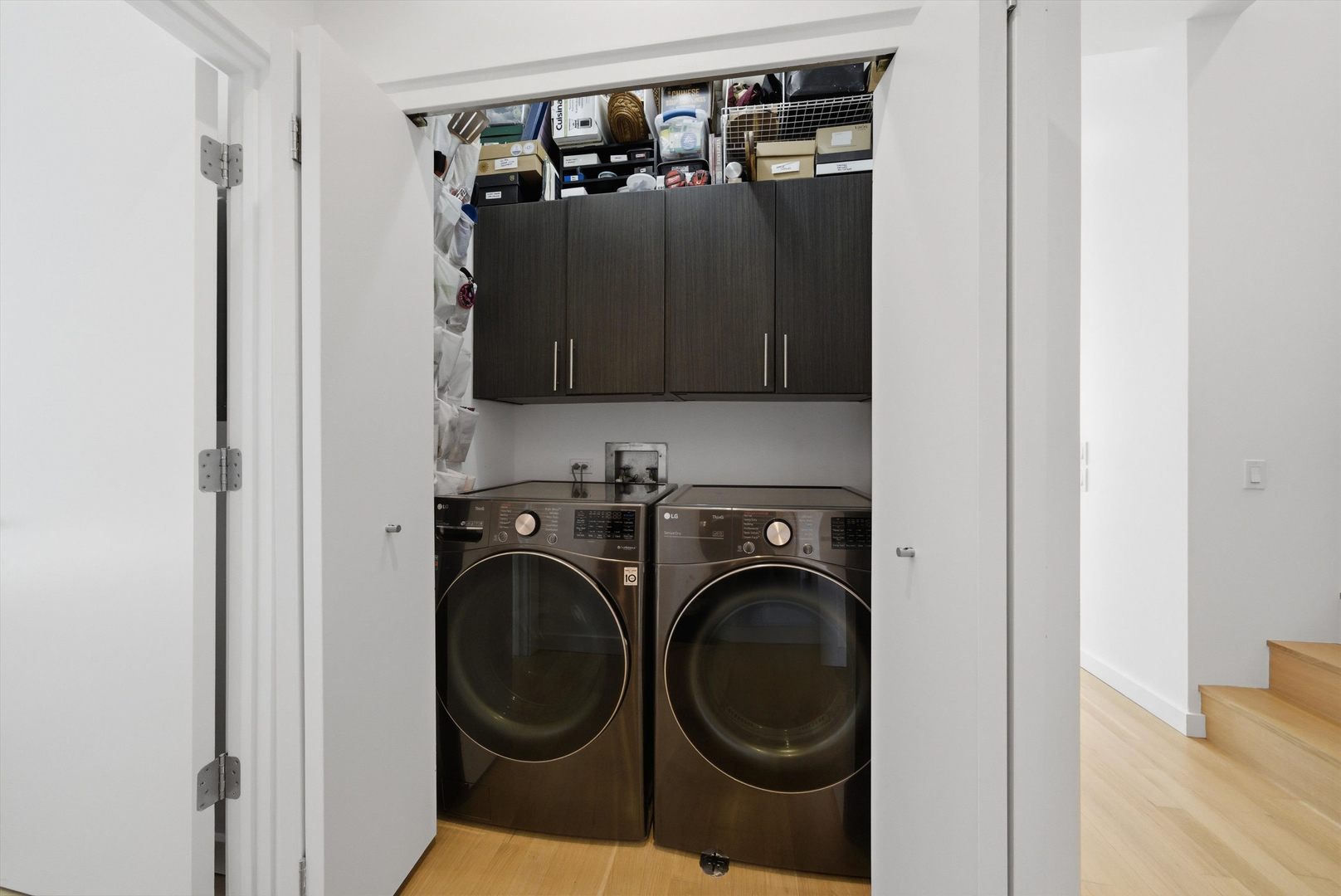 2028 W Division Street Unit: 401