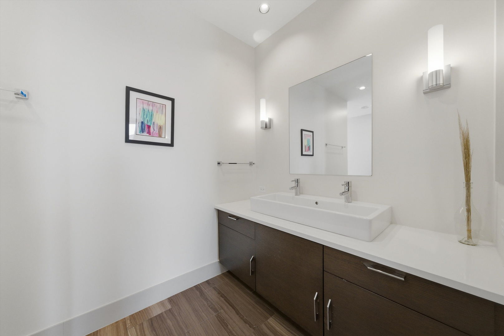 2028 W Division Street Unit: 401