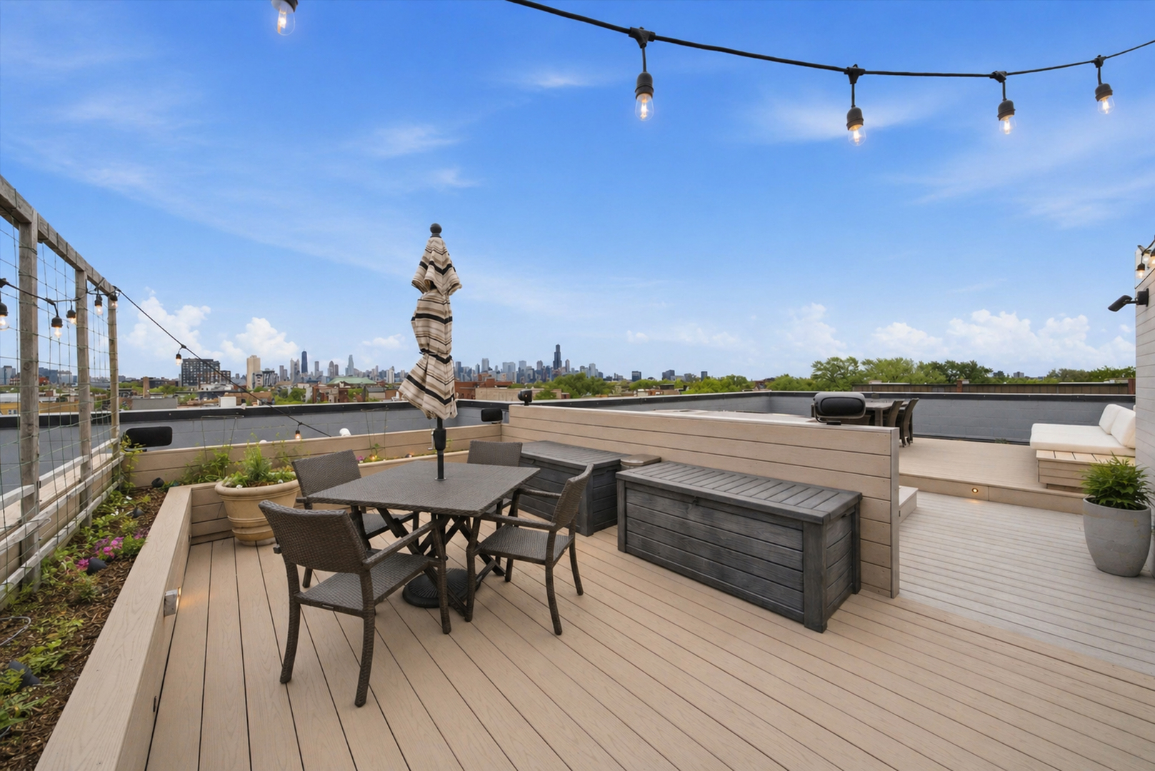 2028 W Division Street Unit: 401