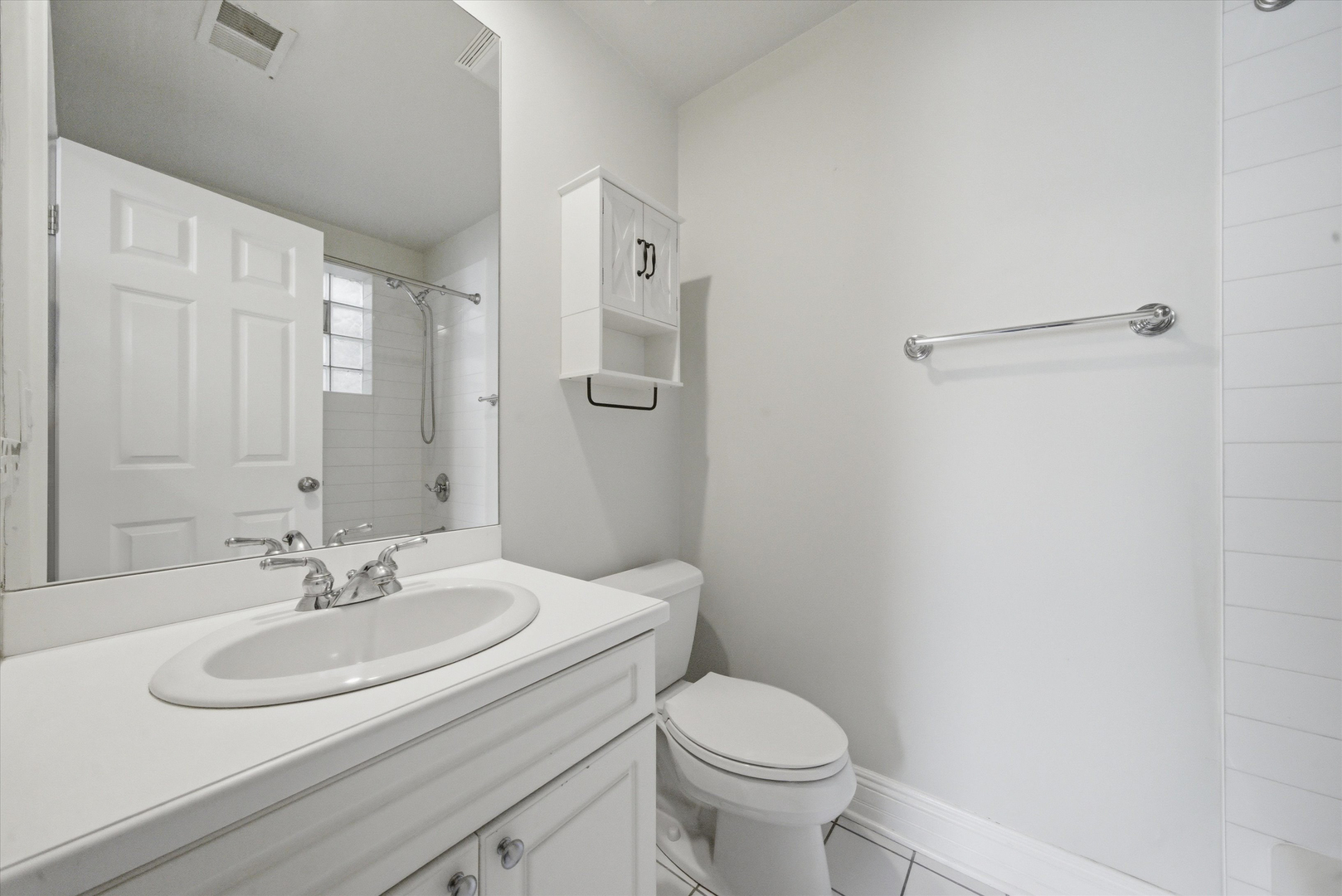 1656 W Augusta Boulevard Unit: 3W