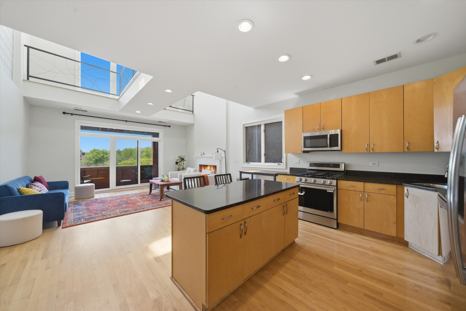 1656 W Augusta Boulevard Unit: 3W