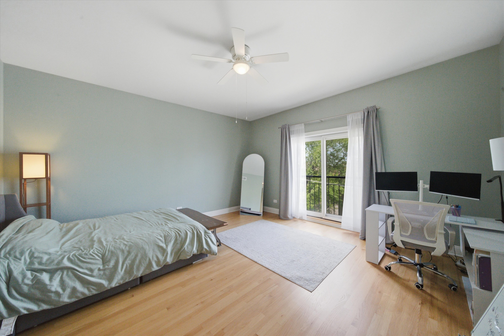1656 W Augusta Boulevard Unit: 3W