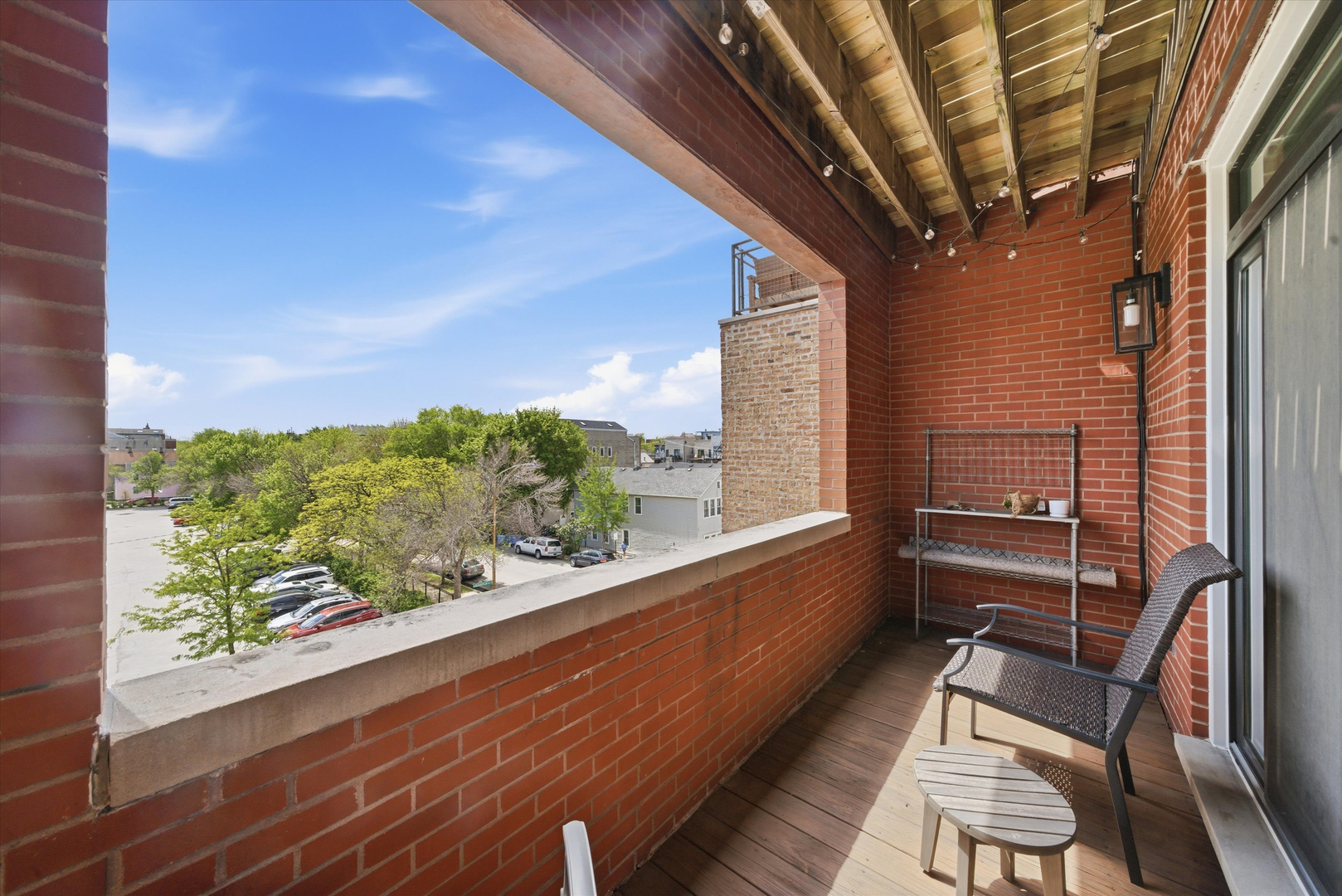 1656 W Augusta Boulevard Unit: 3W