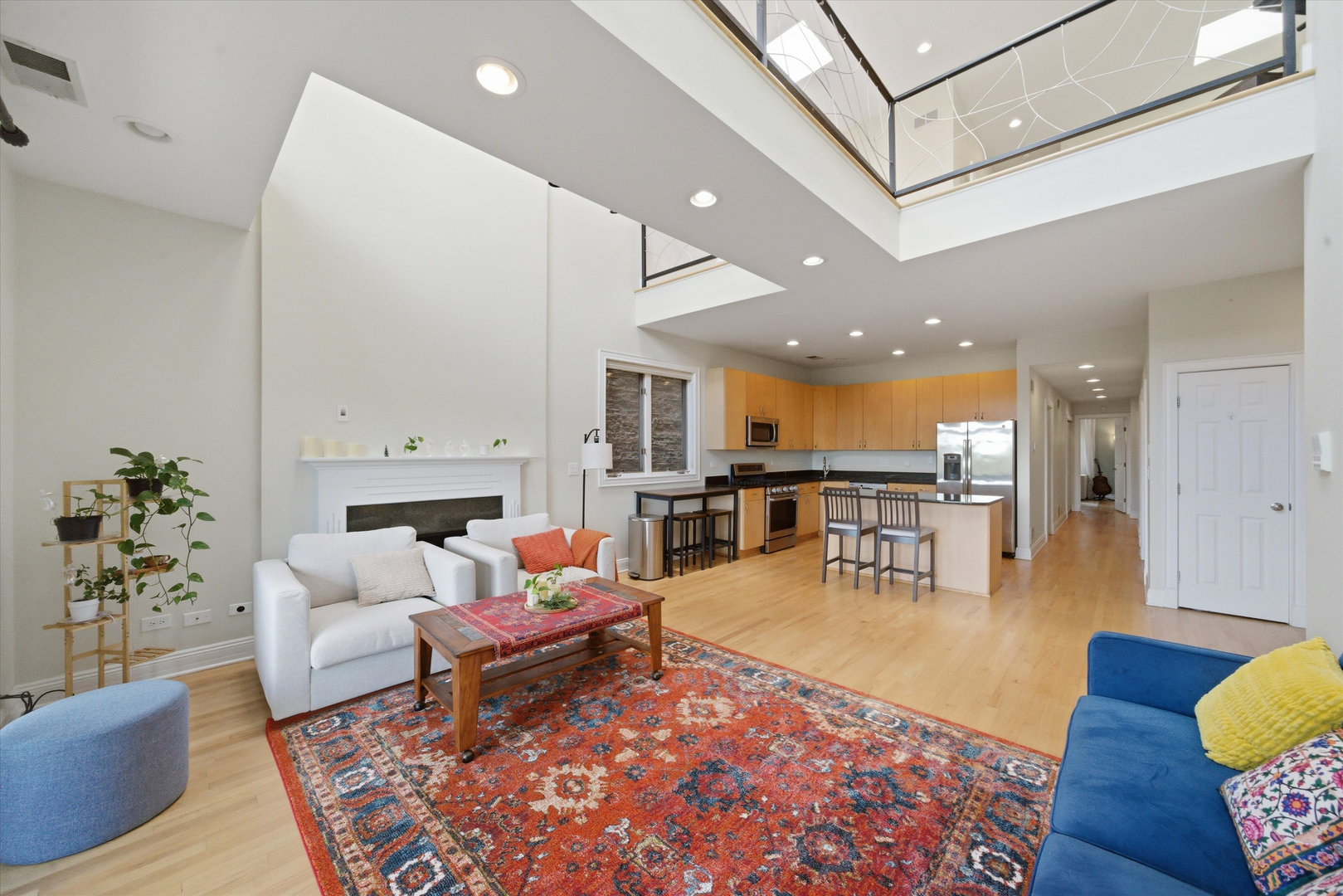 1656 W Augusta Boulevard Unit: 3W