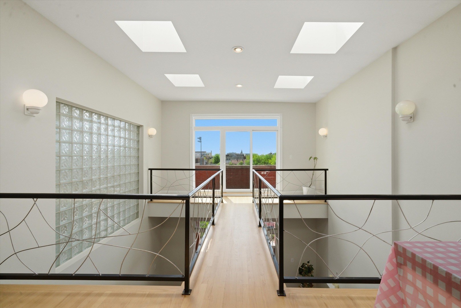 1656 W Augusta Boulevard Unit: 3W
