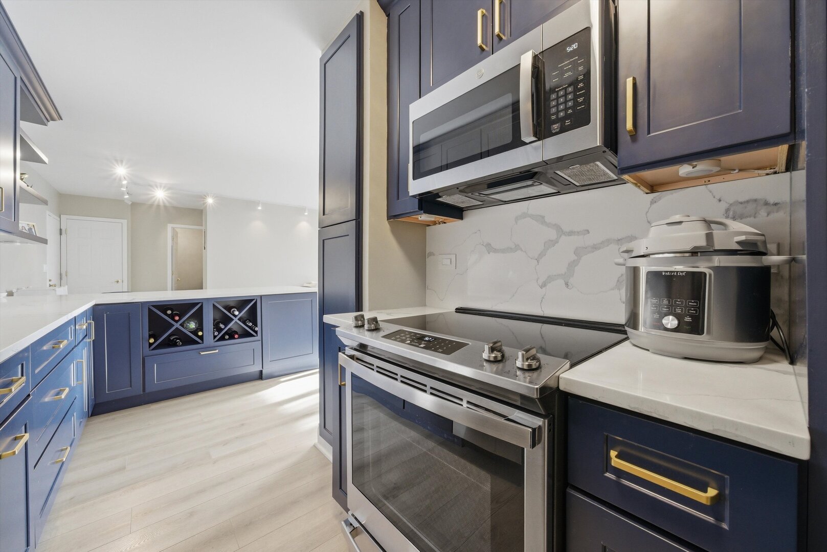 1325 N State Parkway Unit: 18D