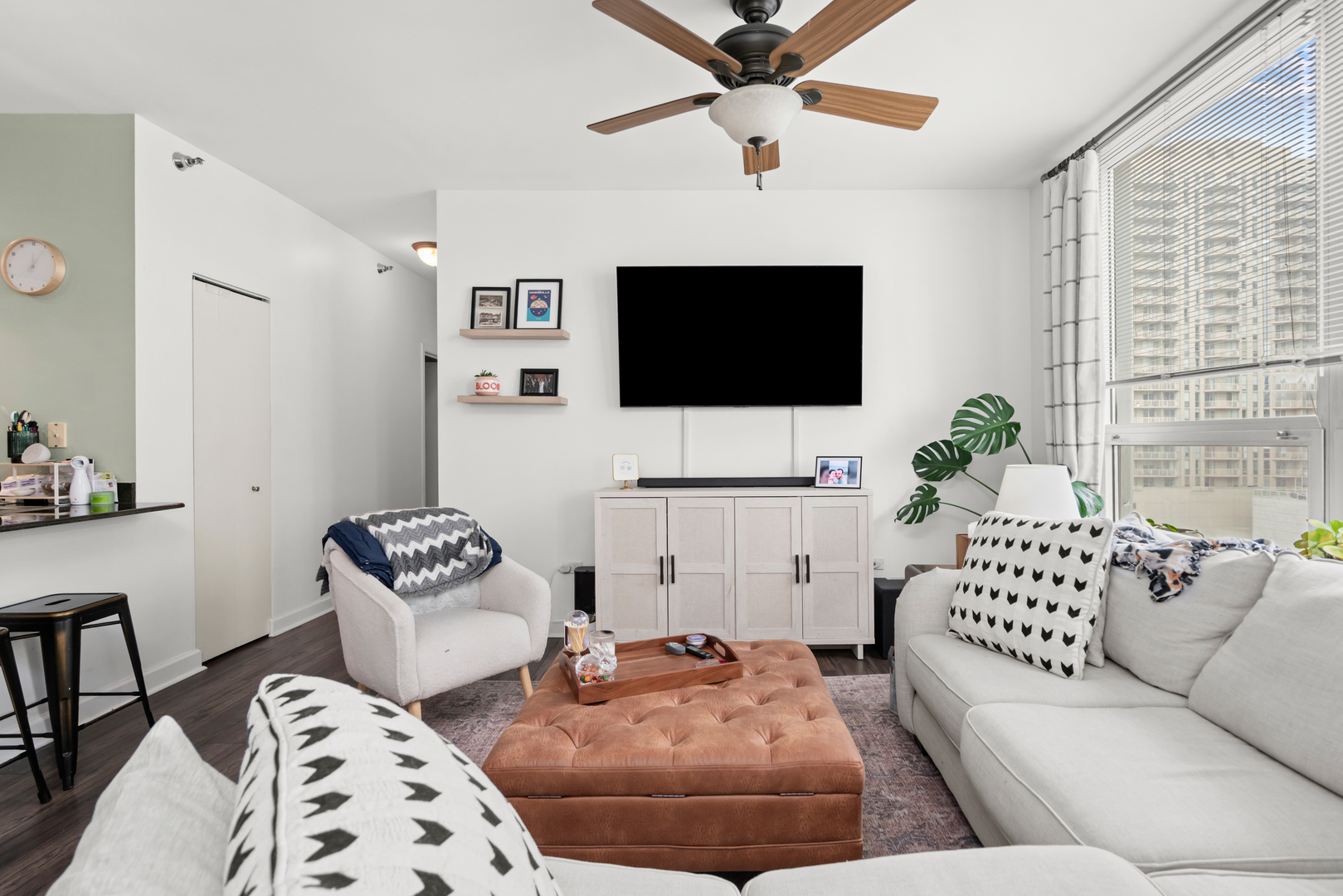 421 W Huron Street Unit: 1009