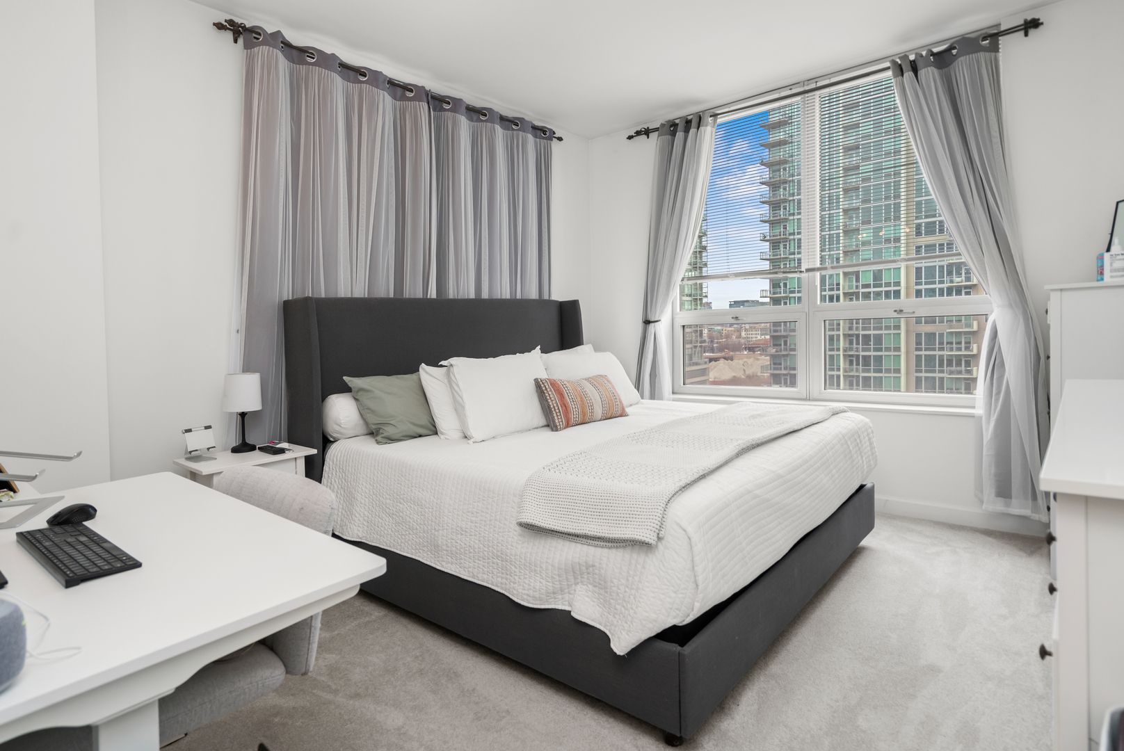 421 W Huron Street Unit: 1009