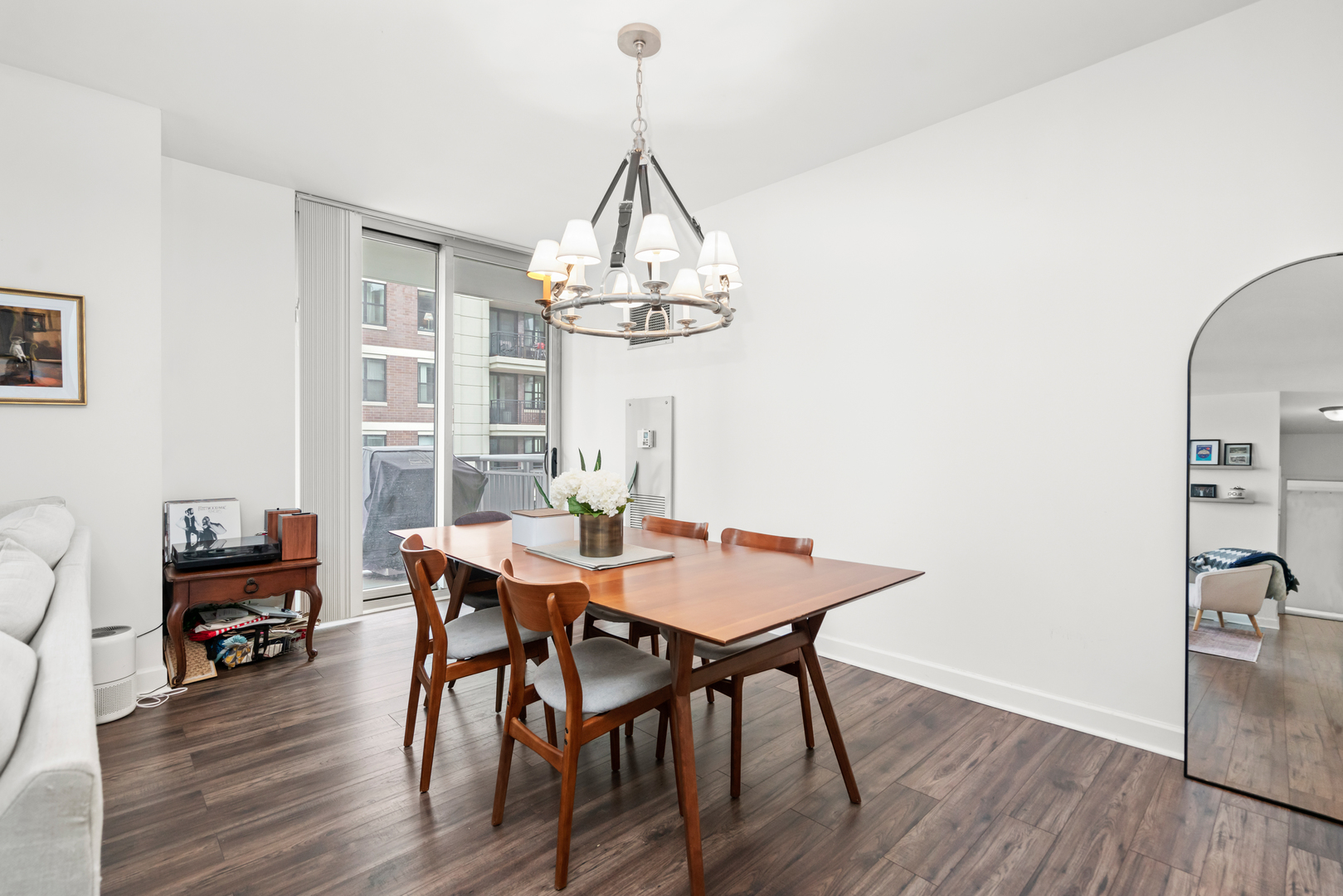 421 W Huron Street Unit: 1009