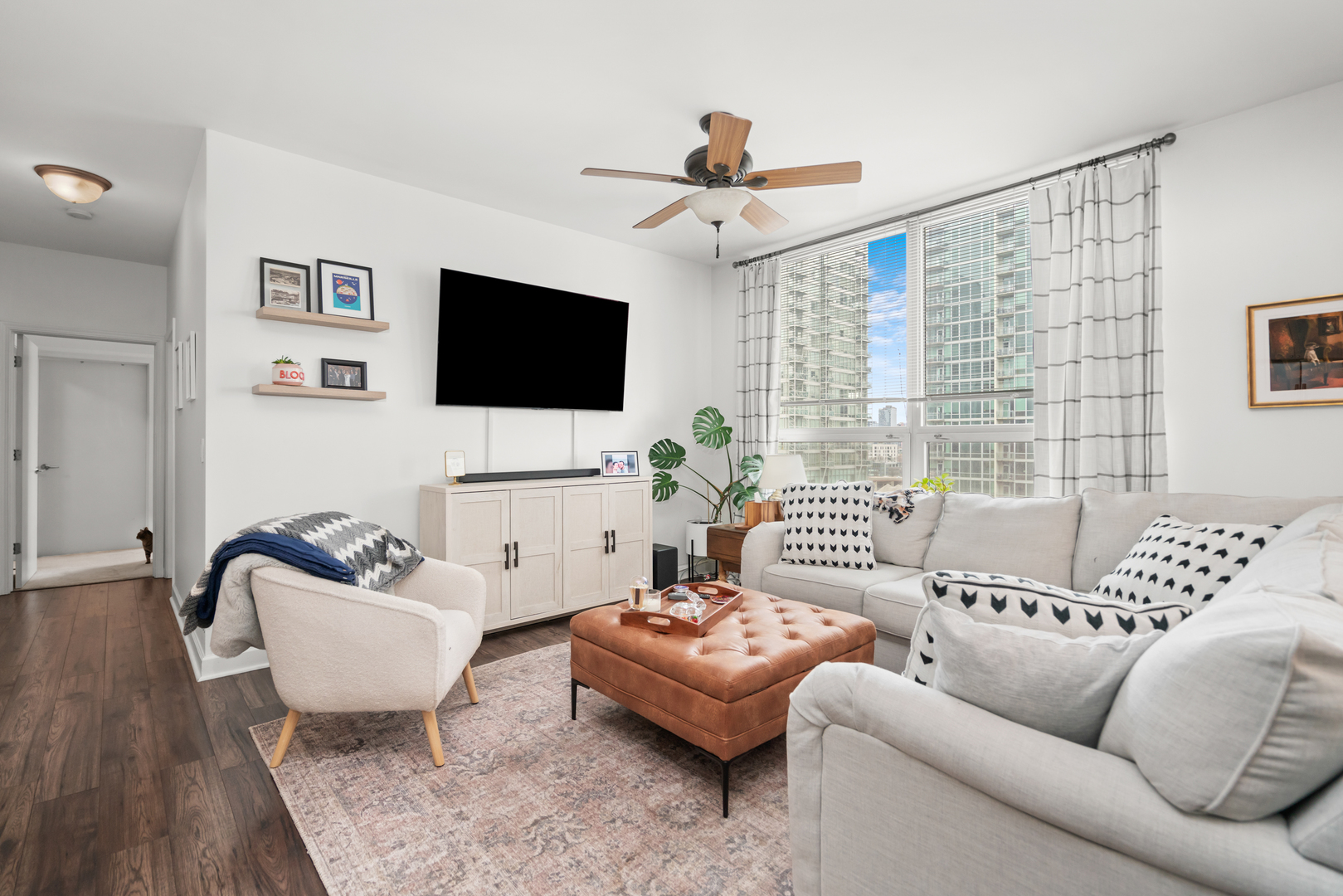 421 W Huron Street Unit: 1009