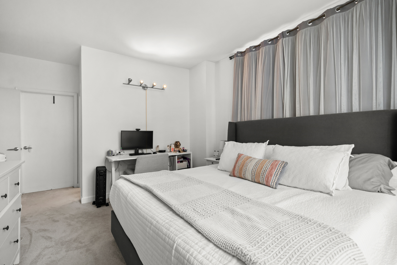 421 W Huron Street Unit: 1009