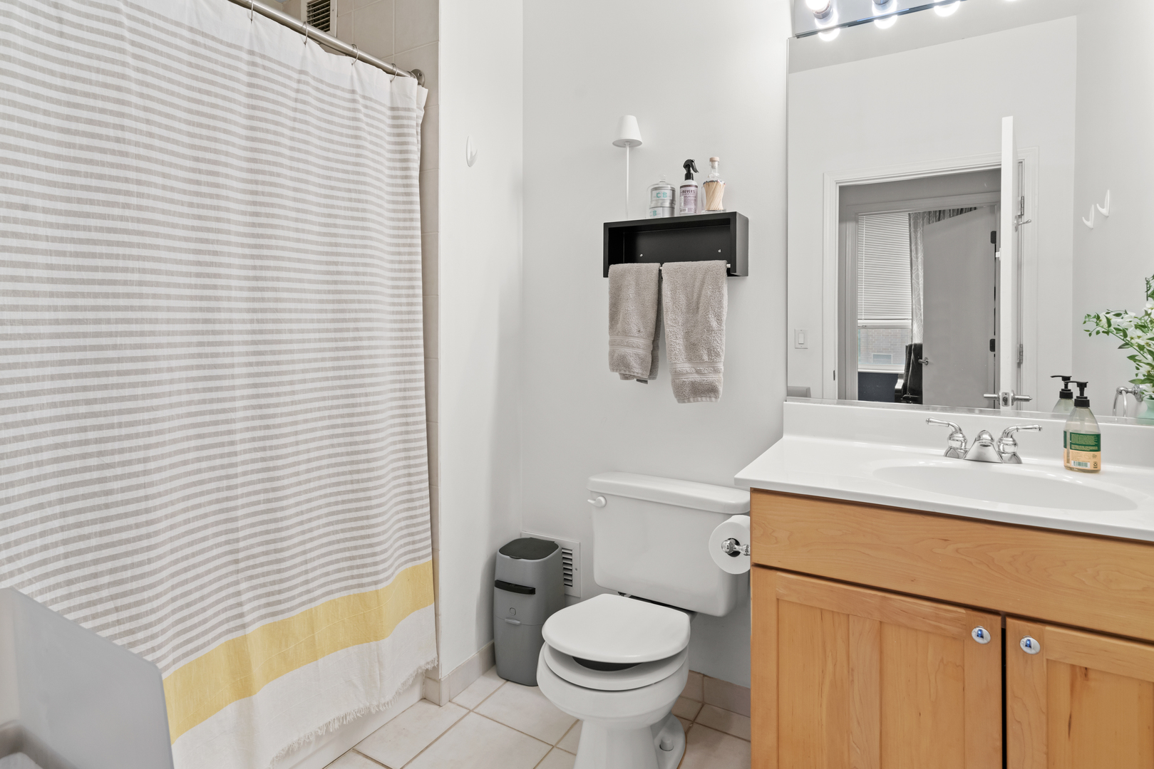 421 W Huron Street Unit: 1009