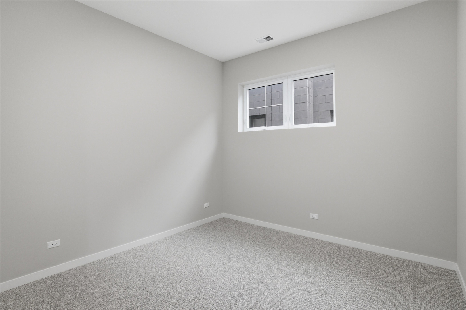5830 N Lincoln Avenue Unit: 3S