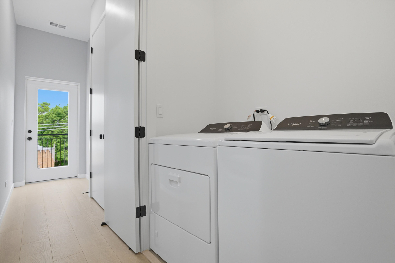 5830 N Lincoln Avenue Unit: 3S
