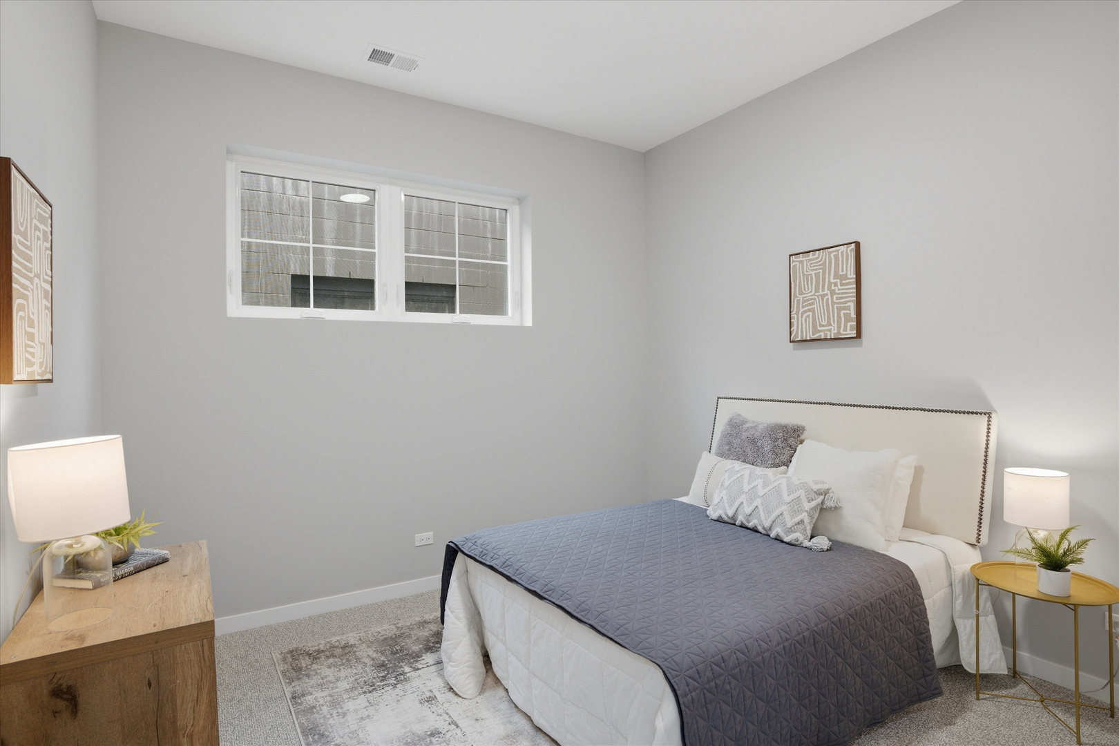 5830 N Lincoln Avenue Unit: 3S