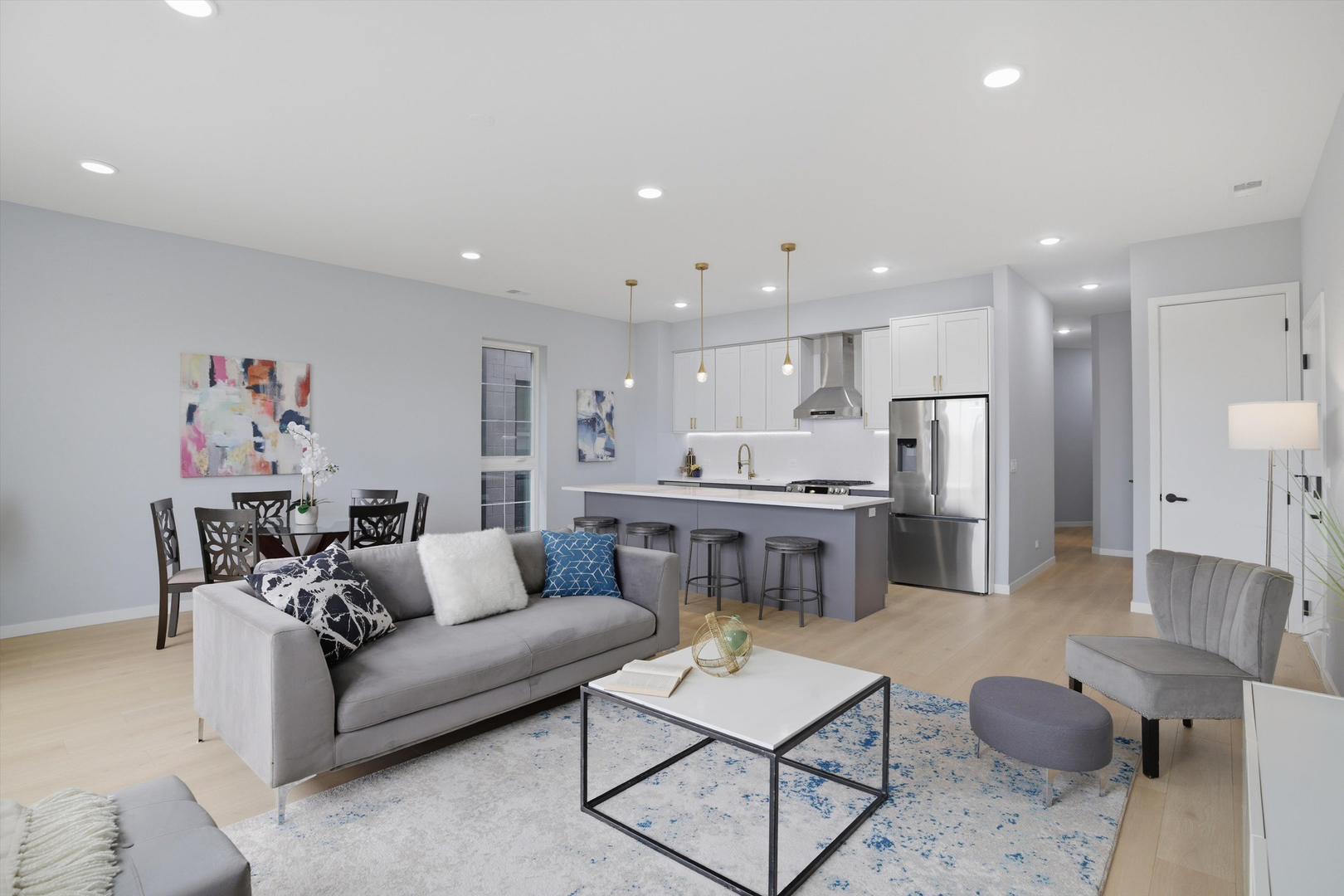 5830 N Lincoln Avenue Unit: 3S