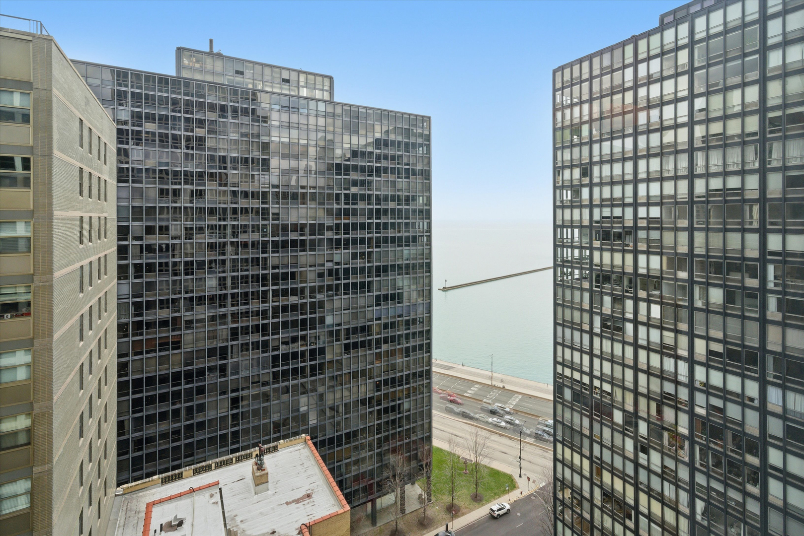 260 E Chestnut Street Unit: 2306