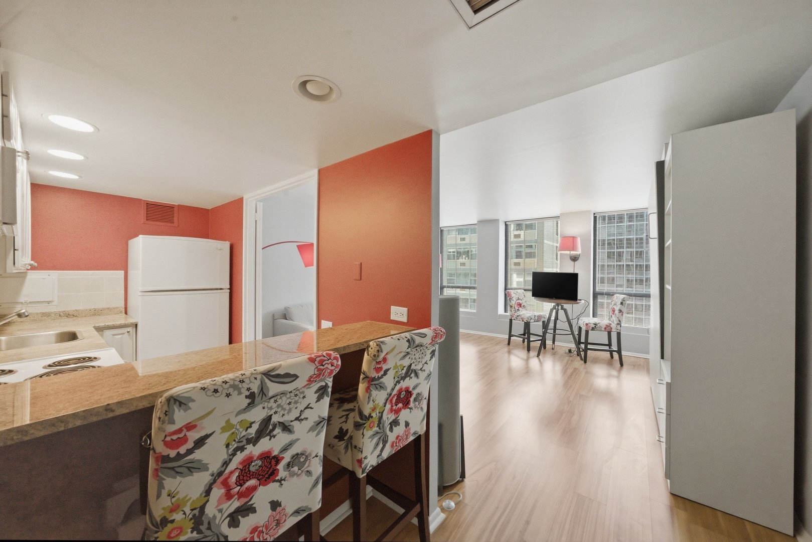 260 E Chestnut Street Unit: 2306