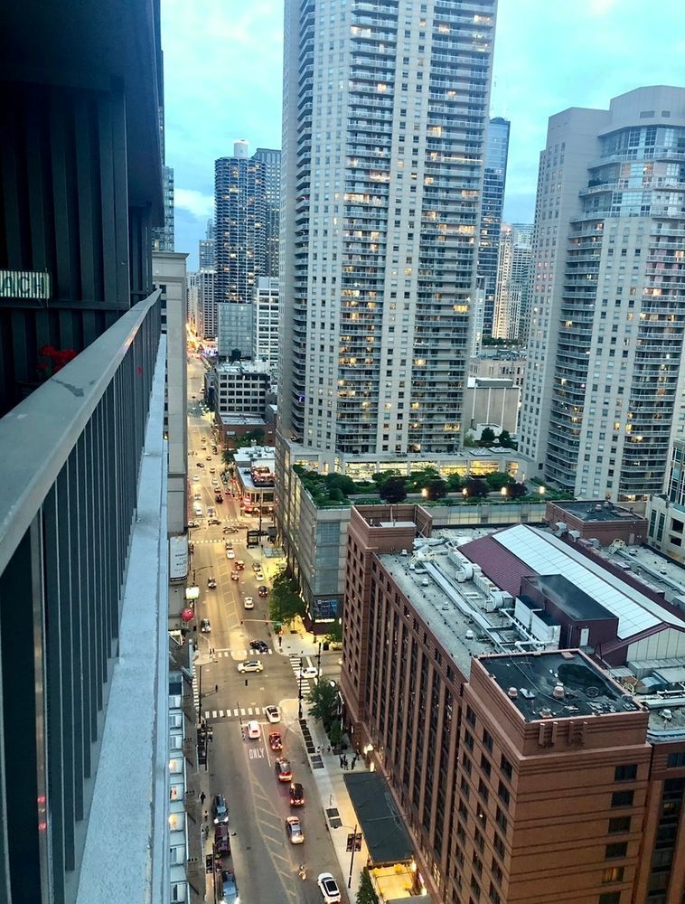 10 E ONTARIO Street Unit: 2507