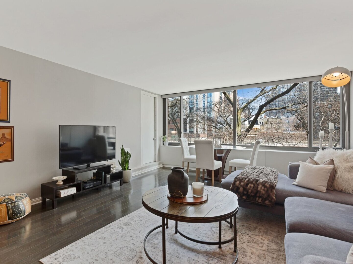 1555 N Sandburg Terrace Unit: 310K