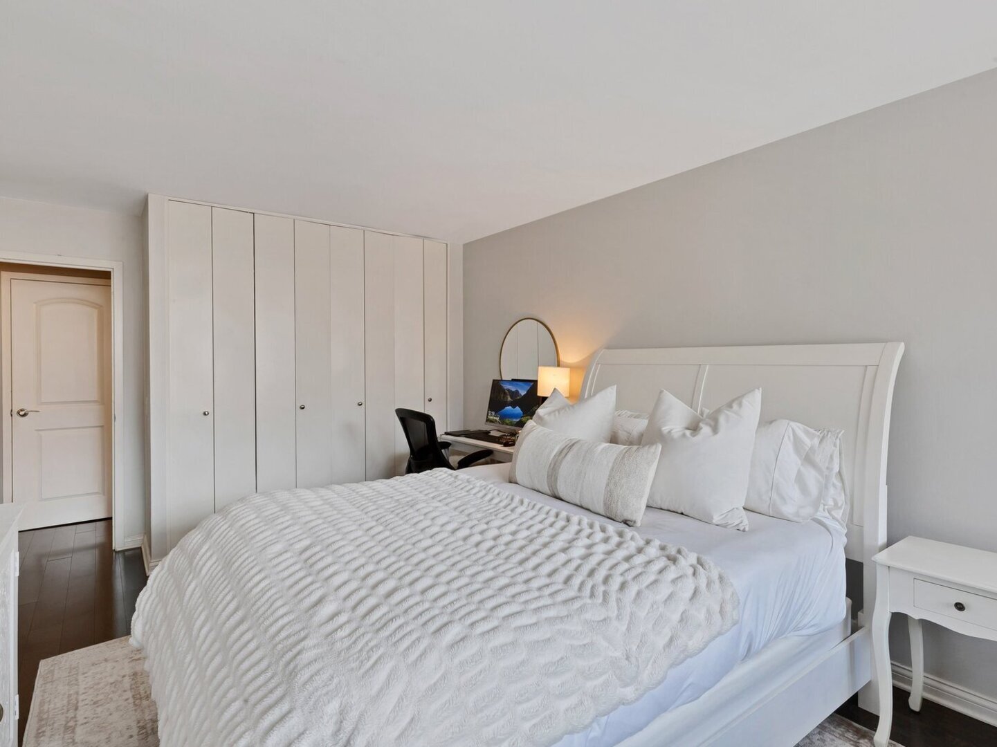 1555 N Sandburg Terrace Unit: 310K