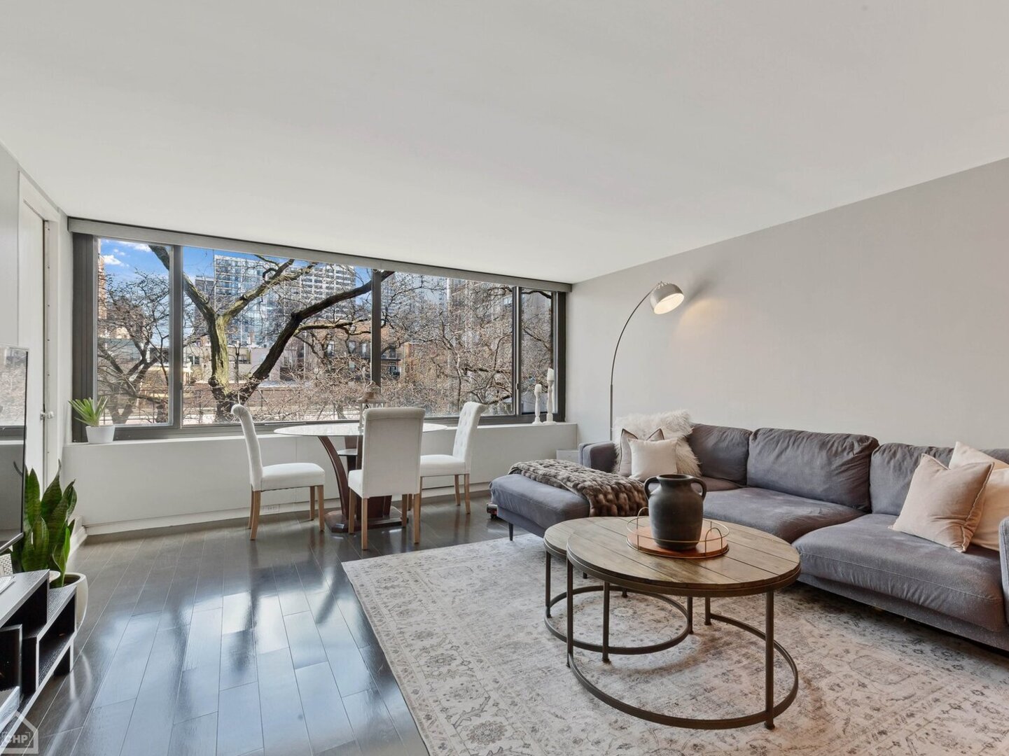 1555 N Sandburg Terrace Unit: 310K