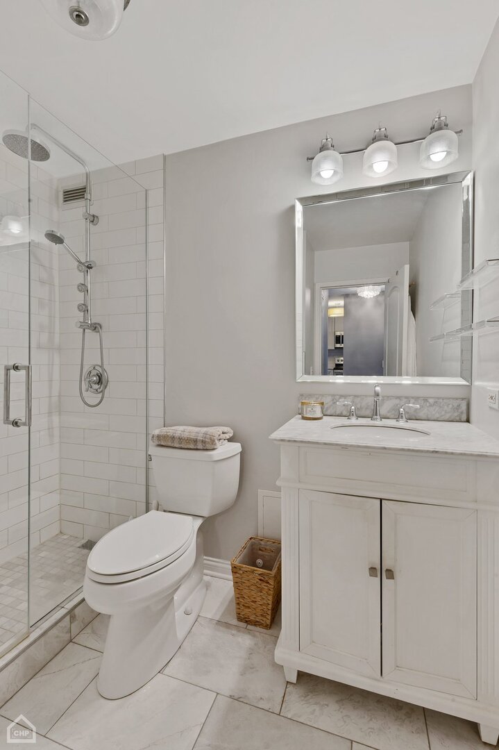 1555 N Sandburg Terrace Unit: 310K