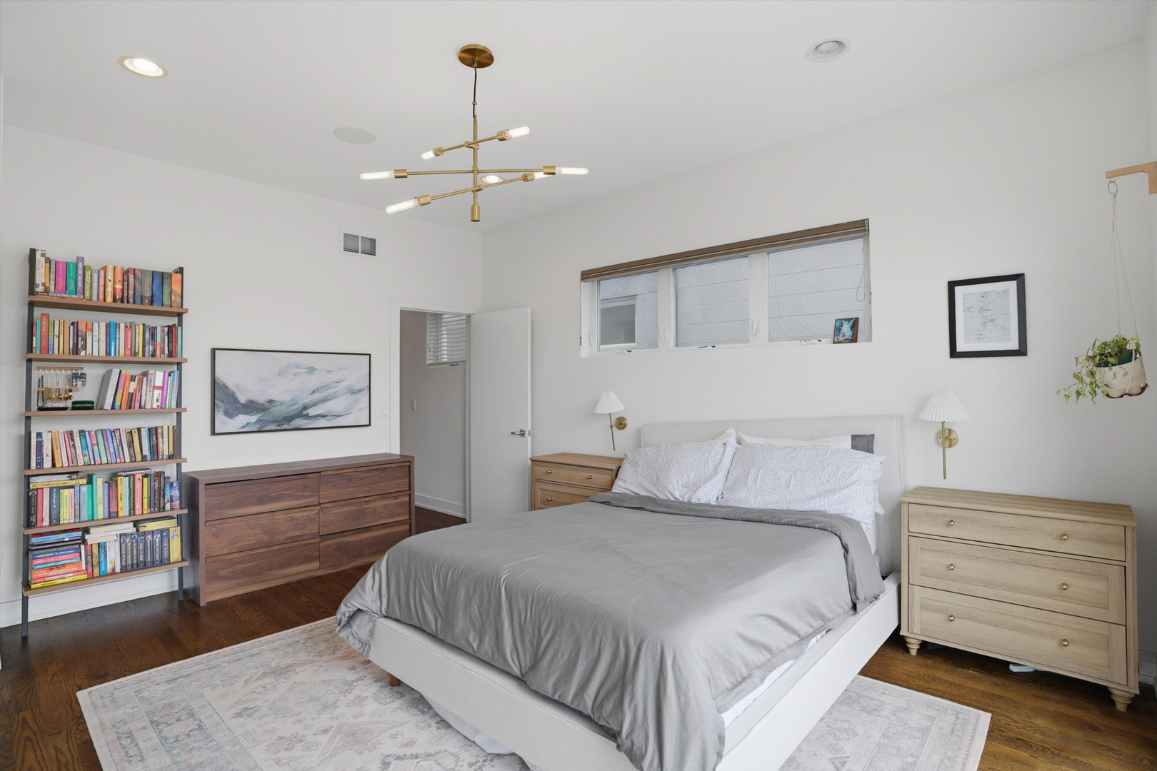 1521 W FRY Street Unit: 4