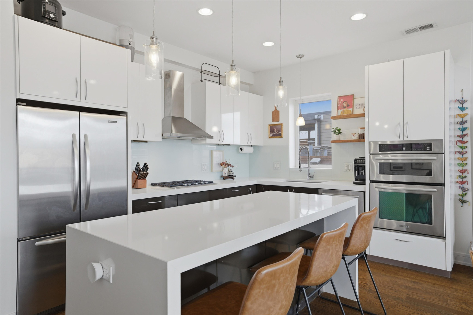 1521 W FRY Street Unit: 4