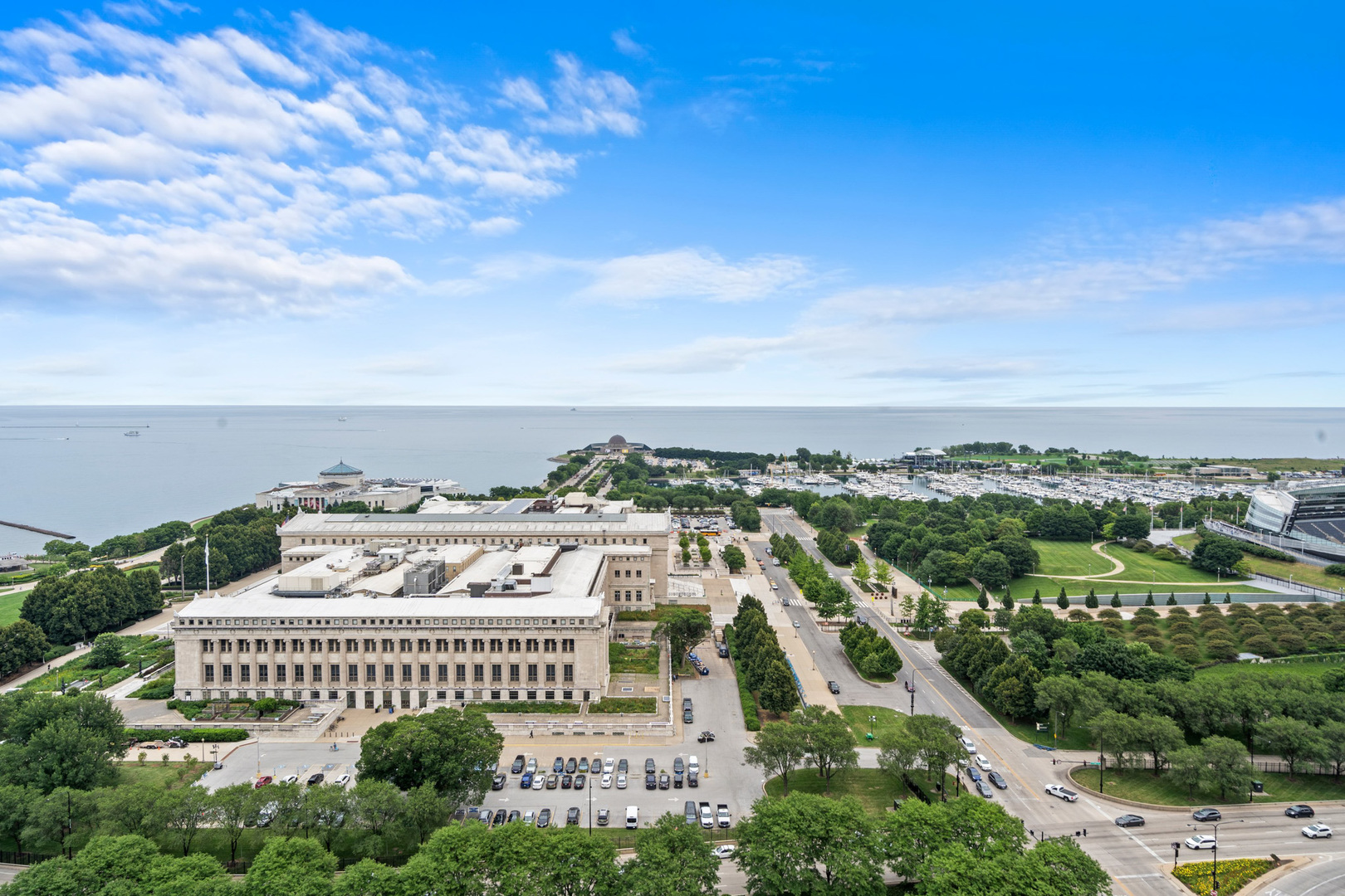 233 E 13th Street Unit: 909