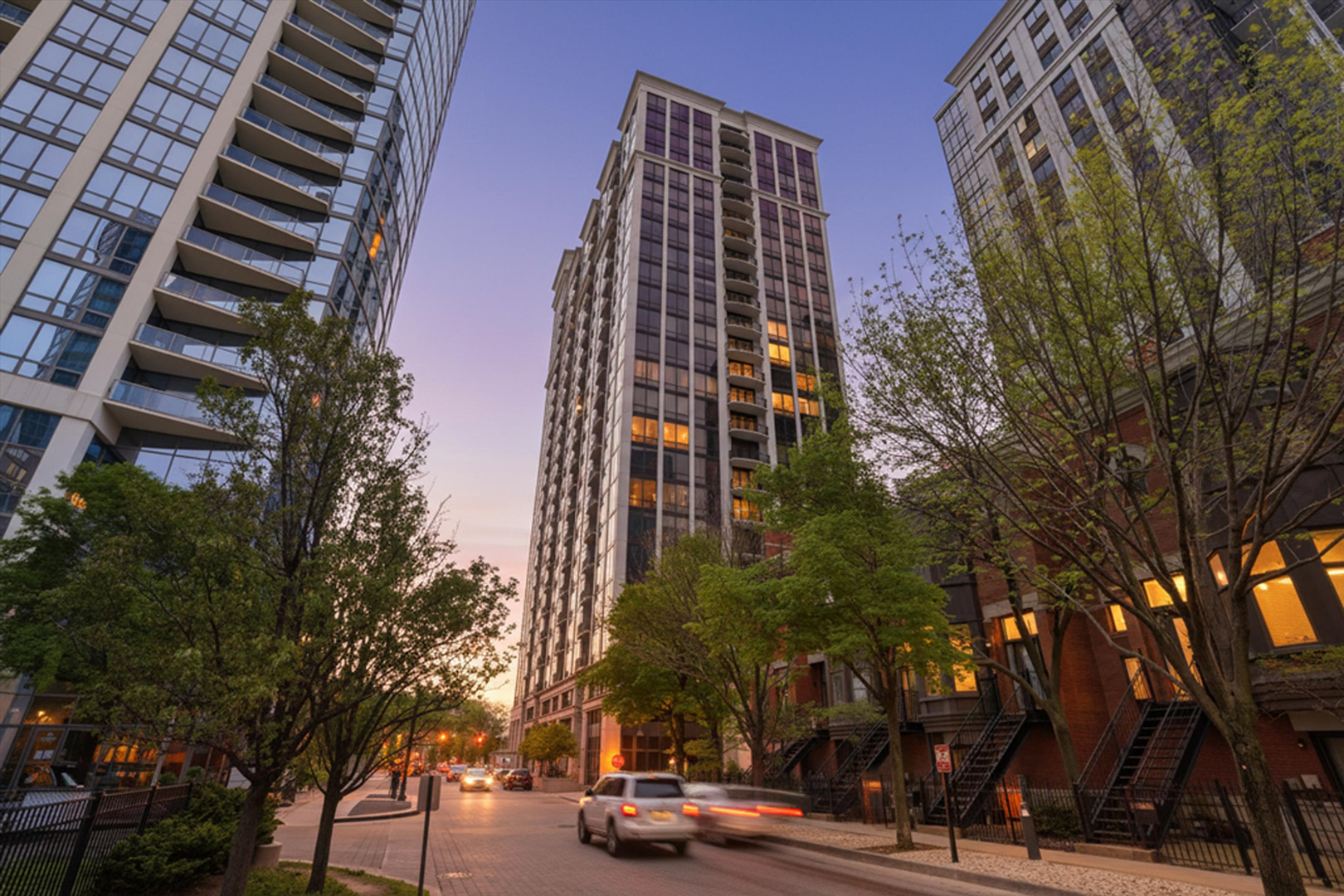233 E 13th Street Unit: 909