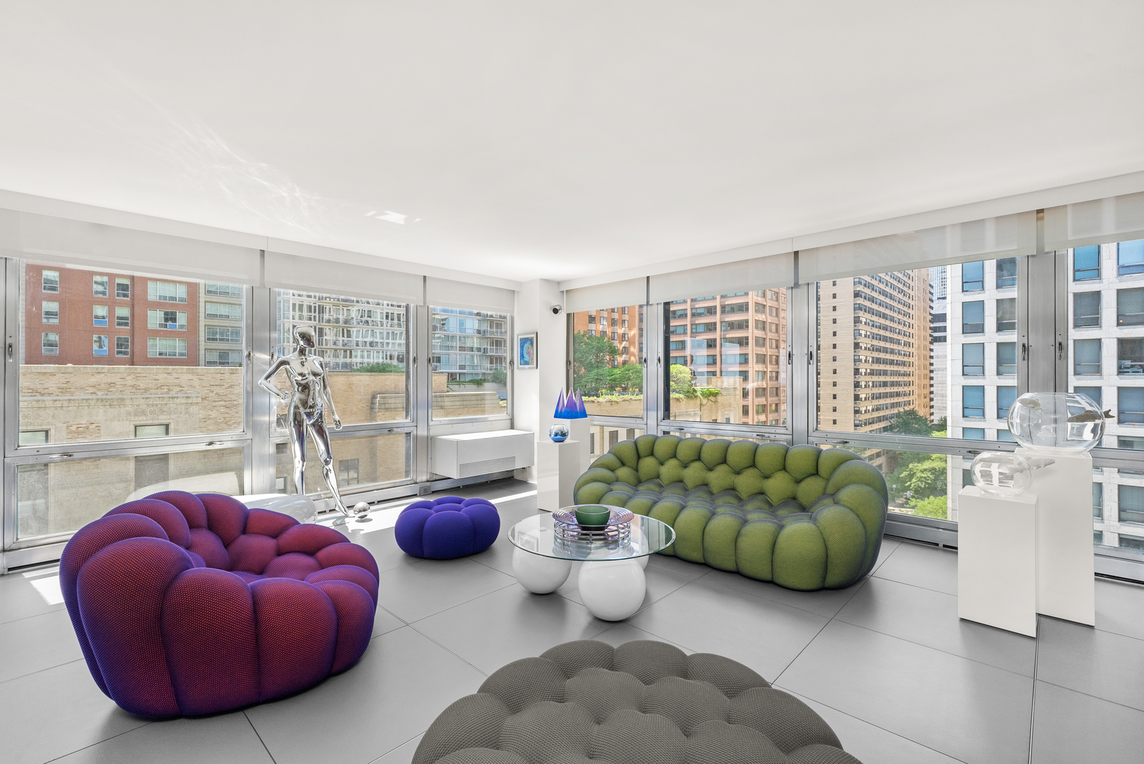 860 N Lake Shore Drive Unit: 8L