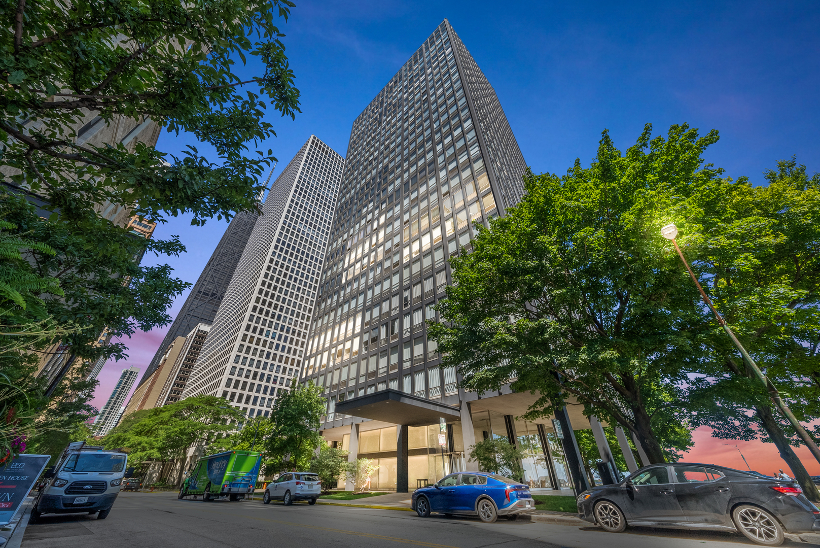 860 N Lake Shore Drive Unit: 8L